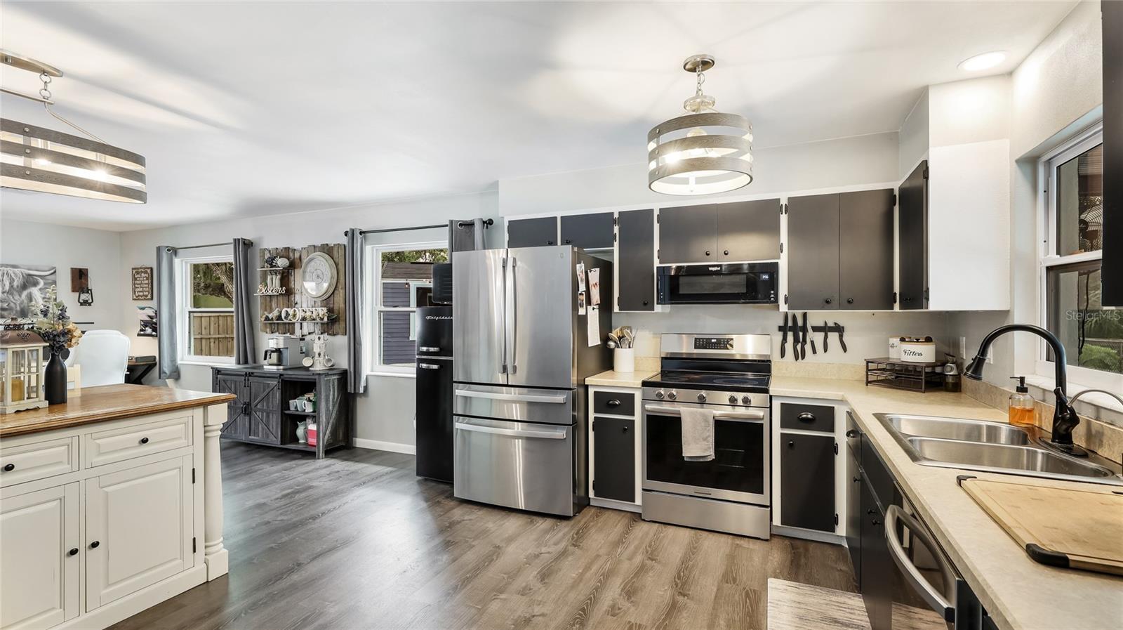 3200 SPAINWOOD DR, SARASOTA, FL, 34232