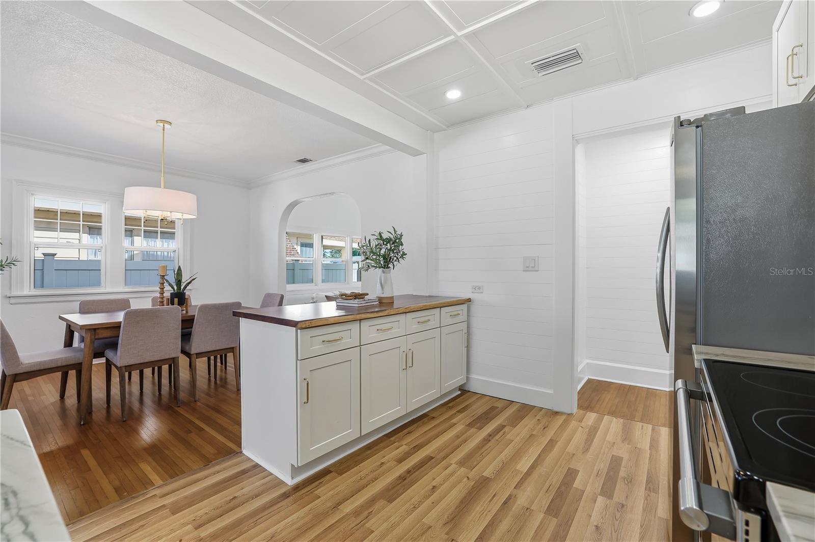 918 45TH ST N, ST PETERSBURG, FL, 33713