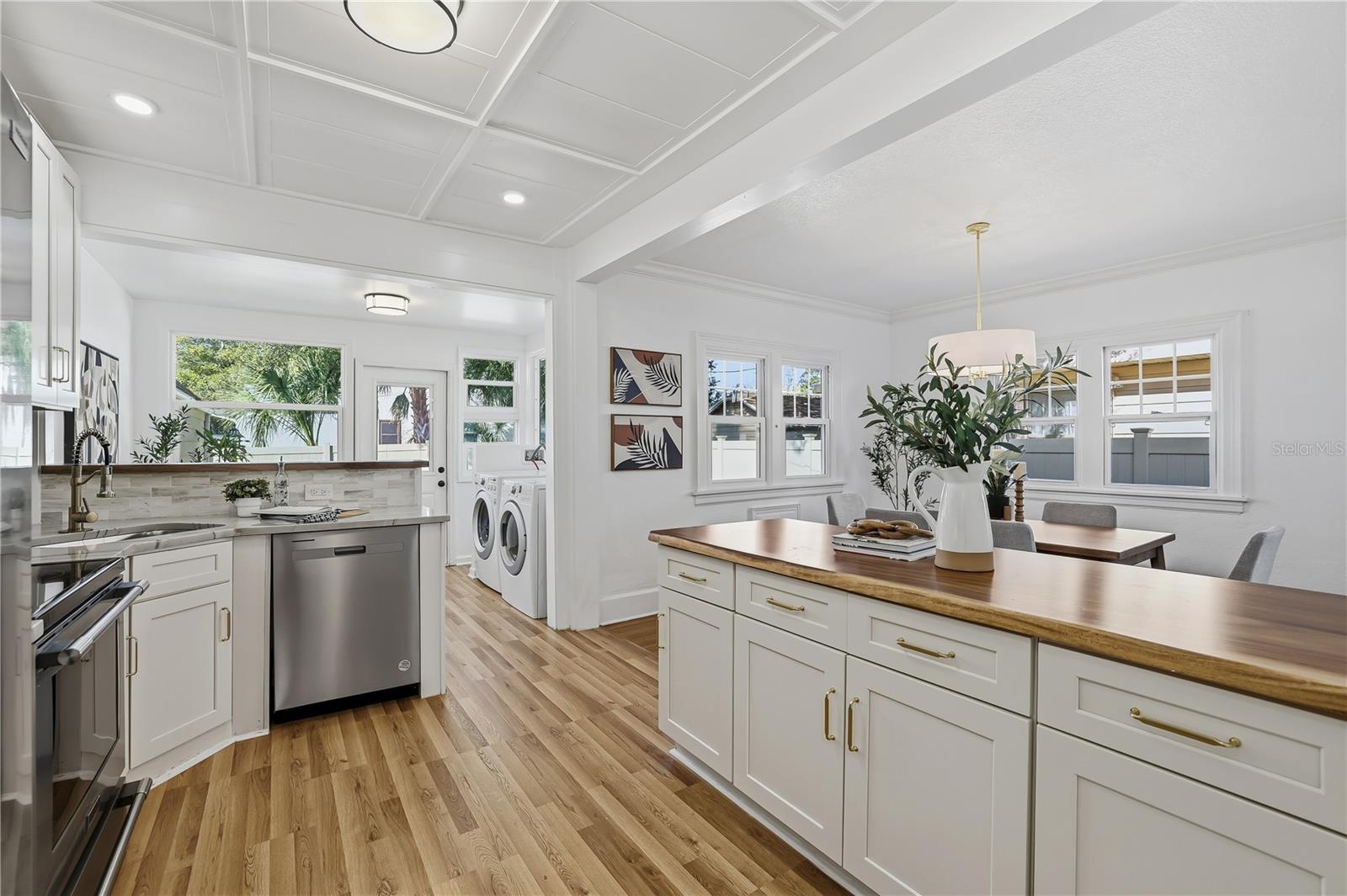 918 45TH ST N, ST PETERSBURG, FL, 33713