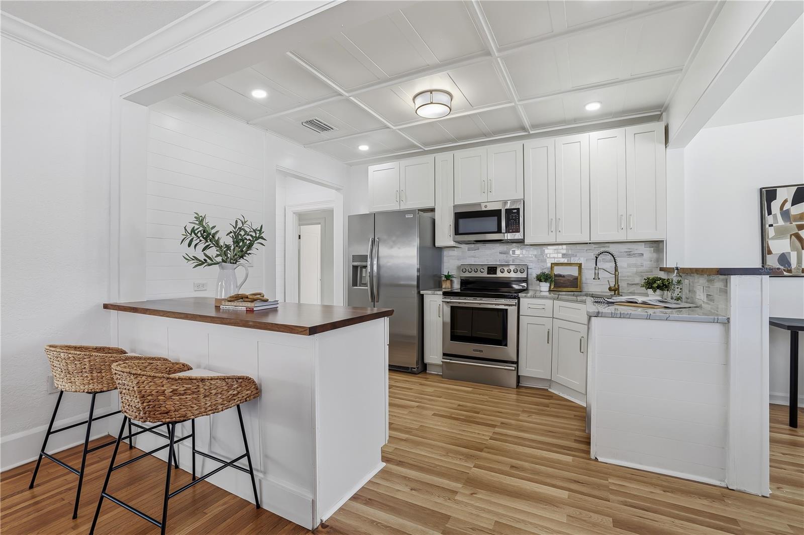 918 45TH ST N, ST PETERSBURG, FL, 33713