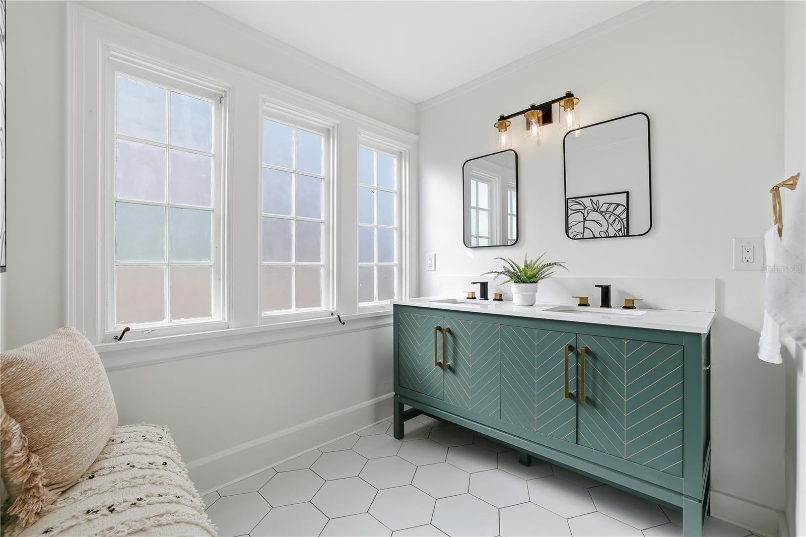 918 45TH ST N, ST PETERSBURG, FL, 33713