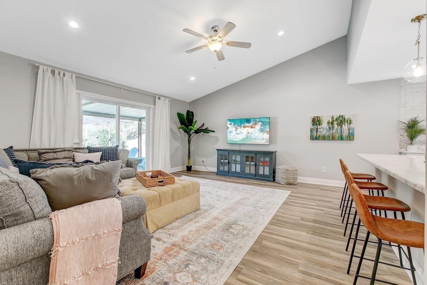 1330 PEACHFIELD DR, VALRICO, FL, 33596