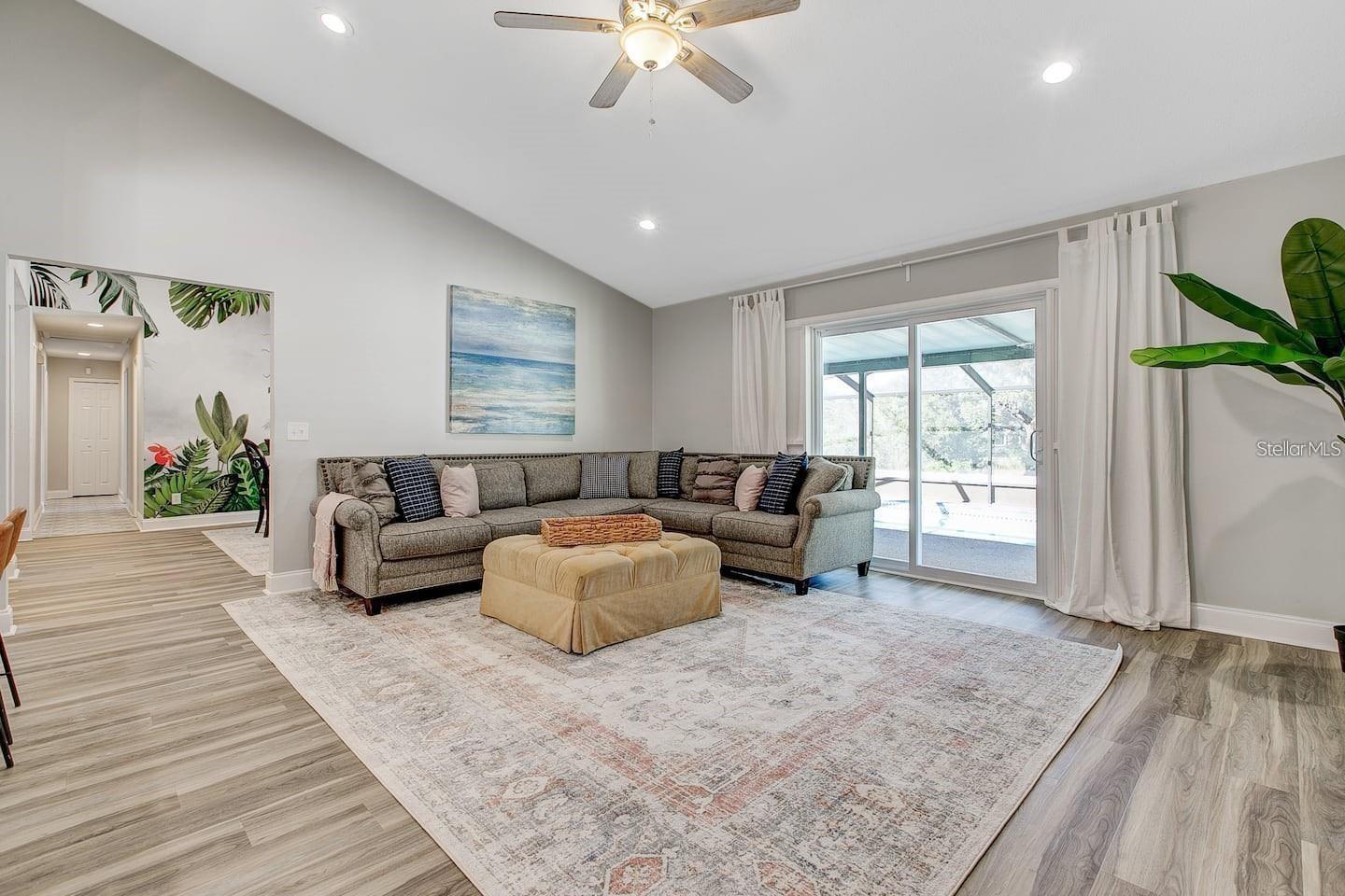 1330 PEACHFIELD DR, VALRICO, FL, 33596