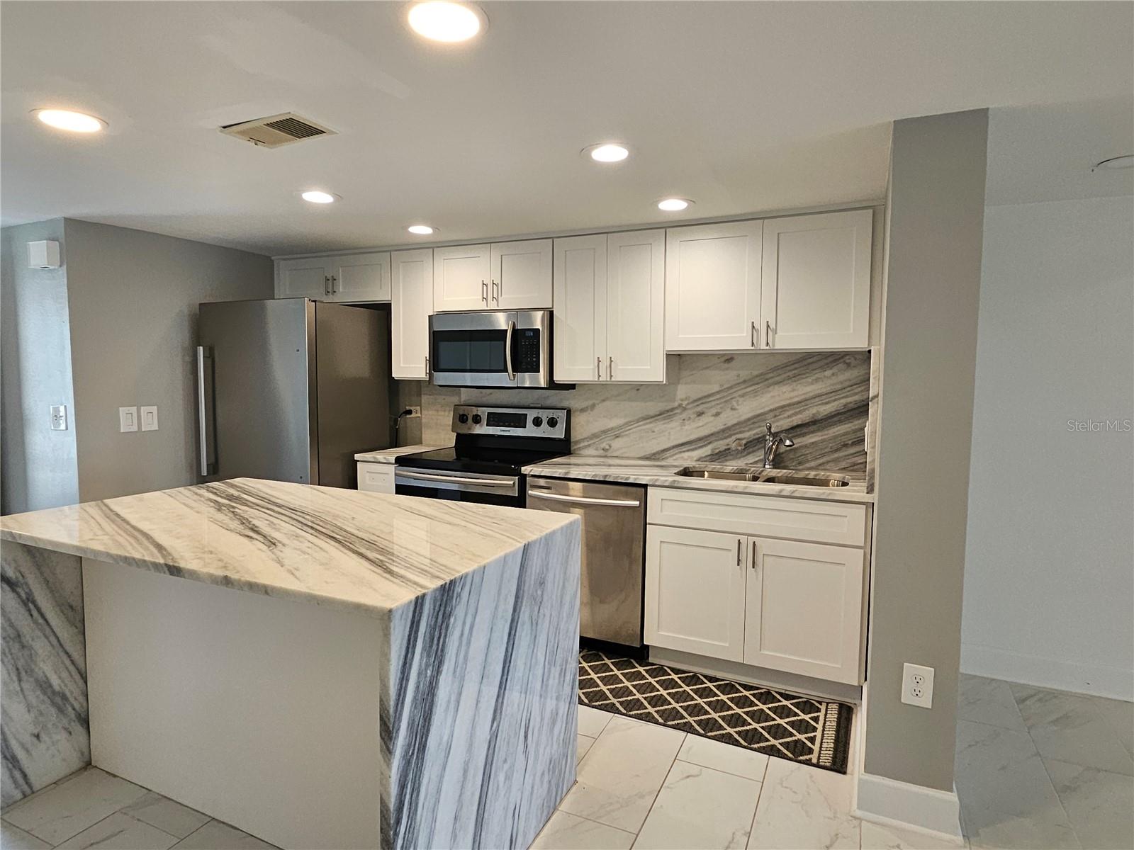 1028 APOLLO BEACH BLVD #19, APOLLO BEACH, FL, 33572