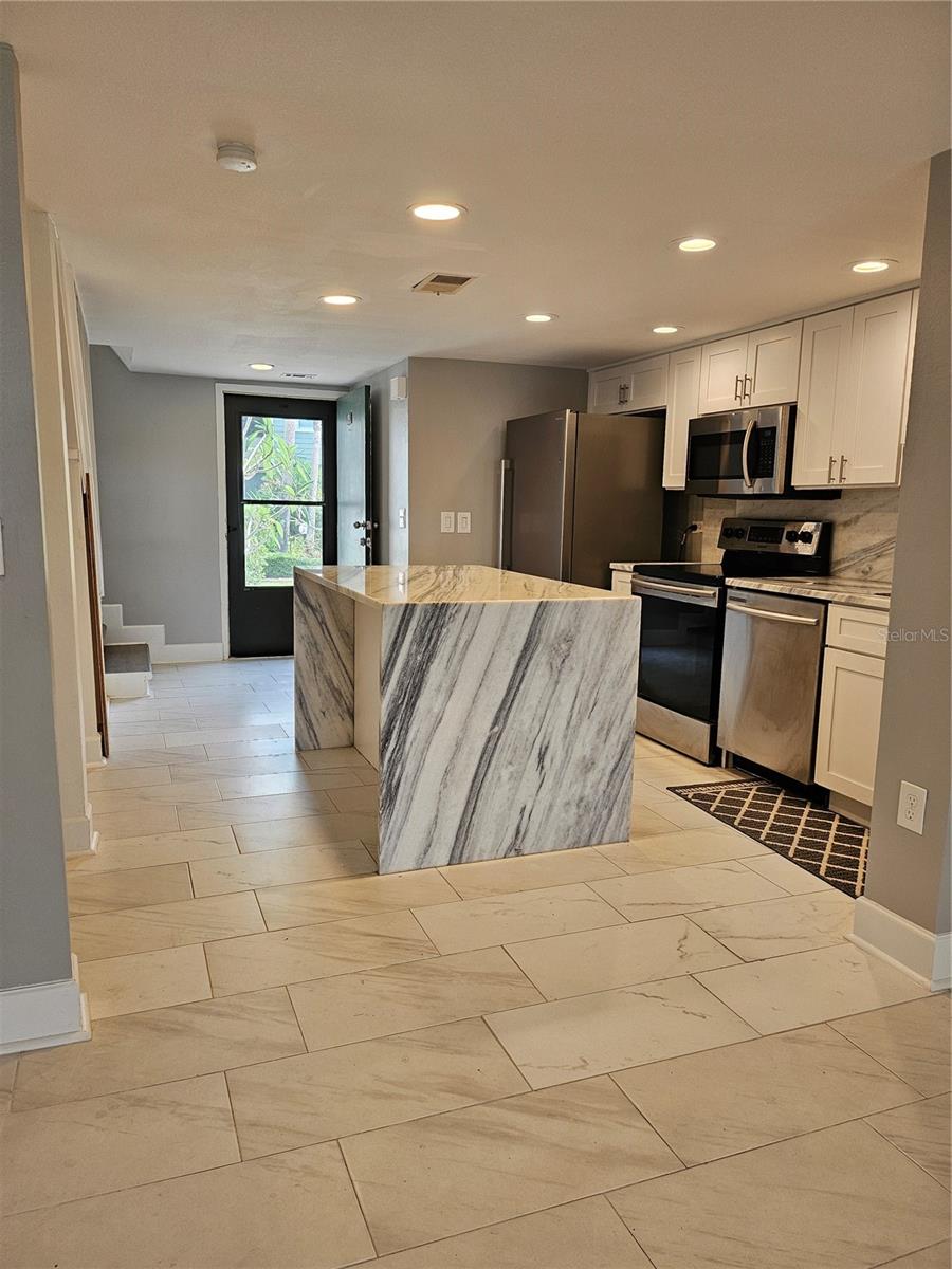 1028 APOLLO BEACH BLVD #19, APOLLO BEACH, FL, 33572