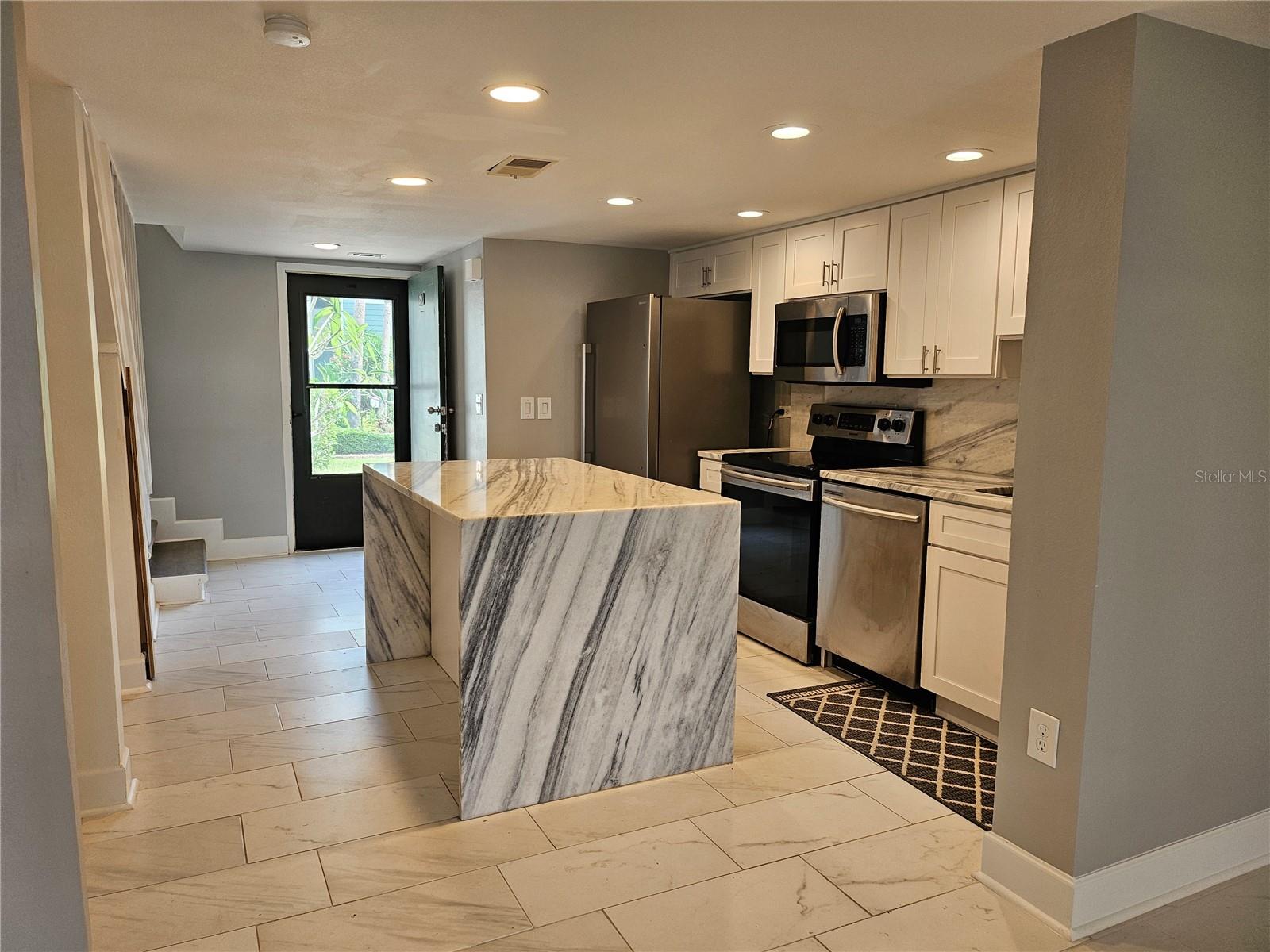 1028 APOLLO BEACH BLVD #19, APOLLO BEACH, FL, 33572