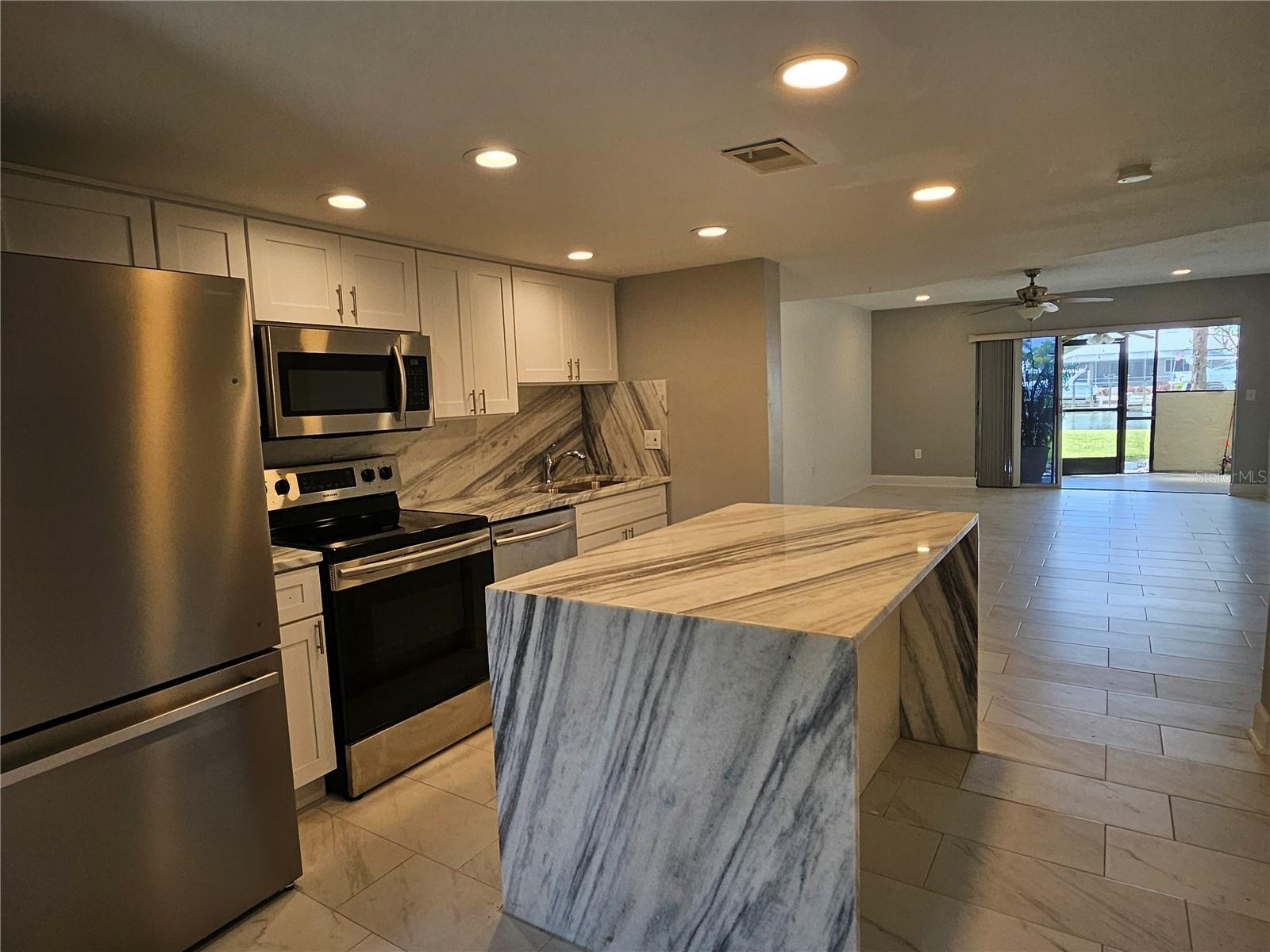 1028 APOLLO BEACH BLVD #19, APOLLO BEACH, FL, 33572