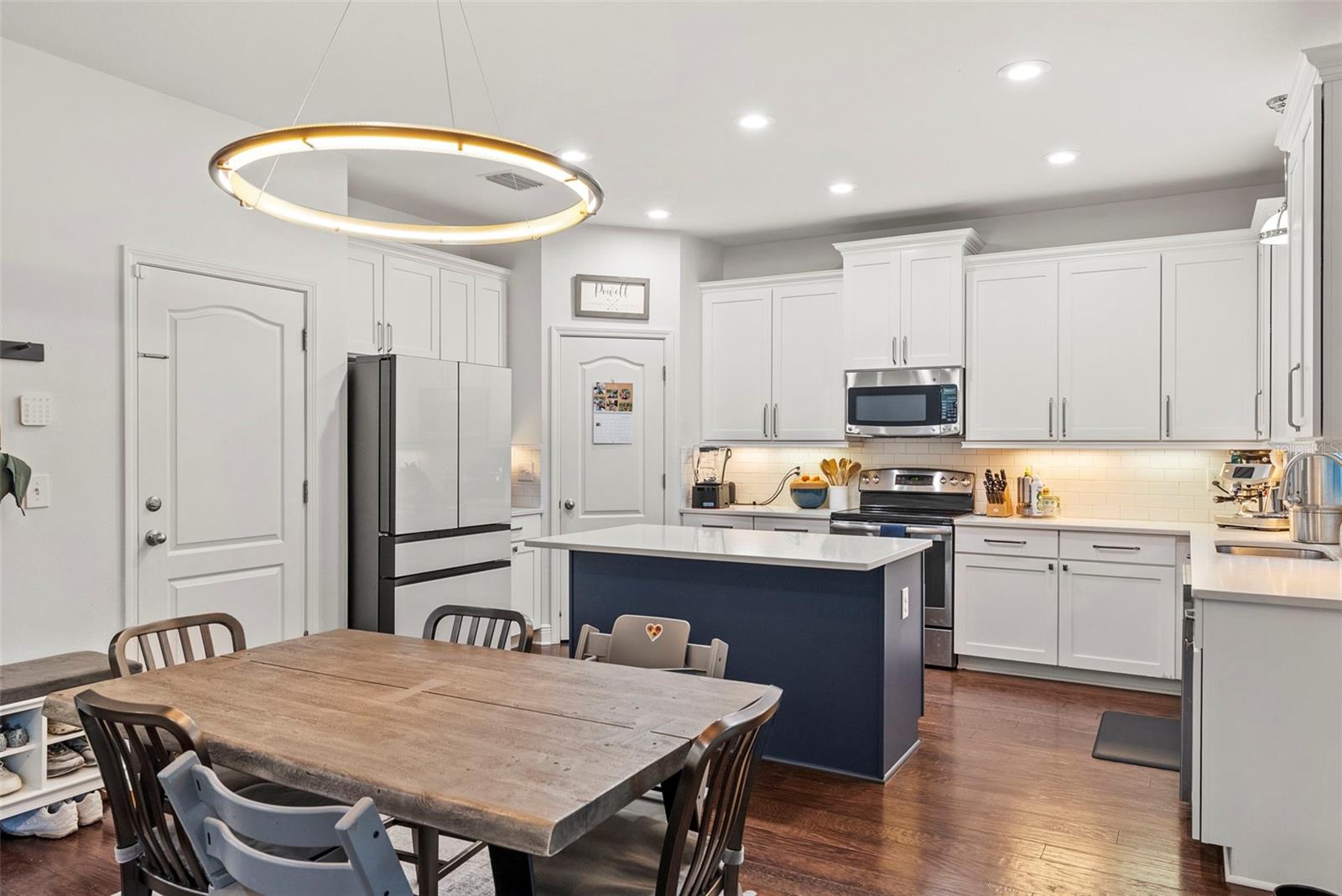 3401 W OAKELLAR AVE, TAMPA, FL, 33611