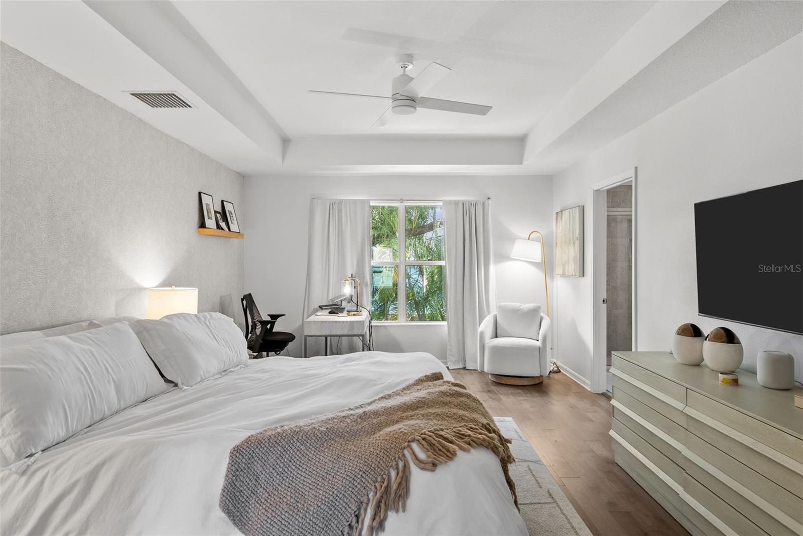 3401 W OAKELLAR AVE, TAMPA, FL, 33611