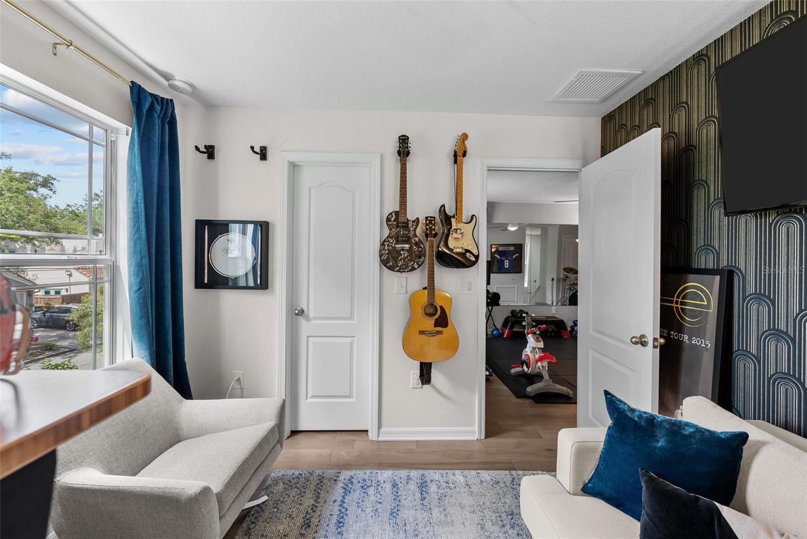 3401 W OAKELLAR AVE, TAMPA, FL, 33611