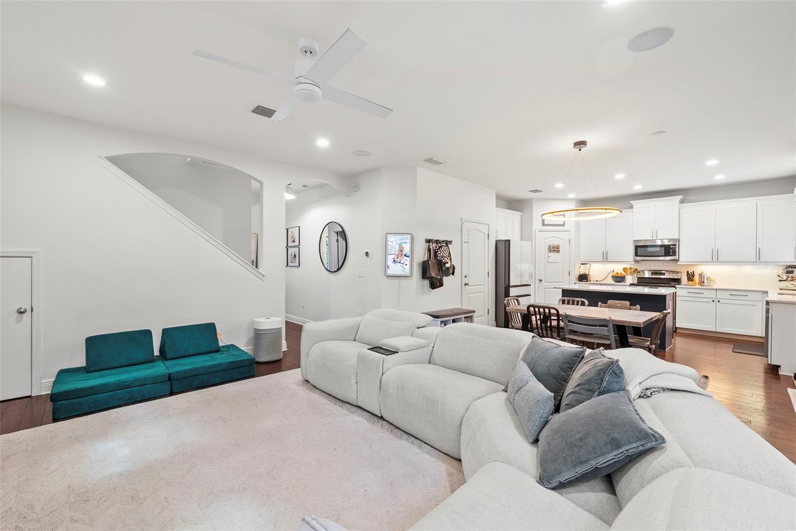 3401 W OAKELLAR AVE, TAMPA, FL, 33611