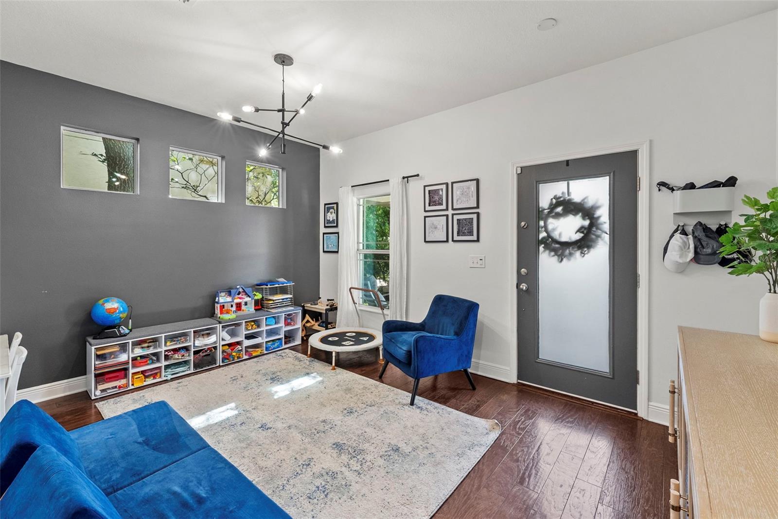 3401 W OAKELLAR AVE, TAMPA, FL, 33611