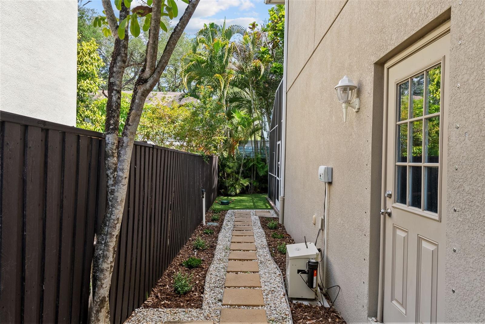 3401 W OAKELLAR AVE, TAMPA, FL, 33611