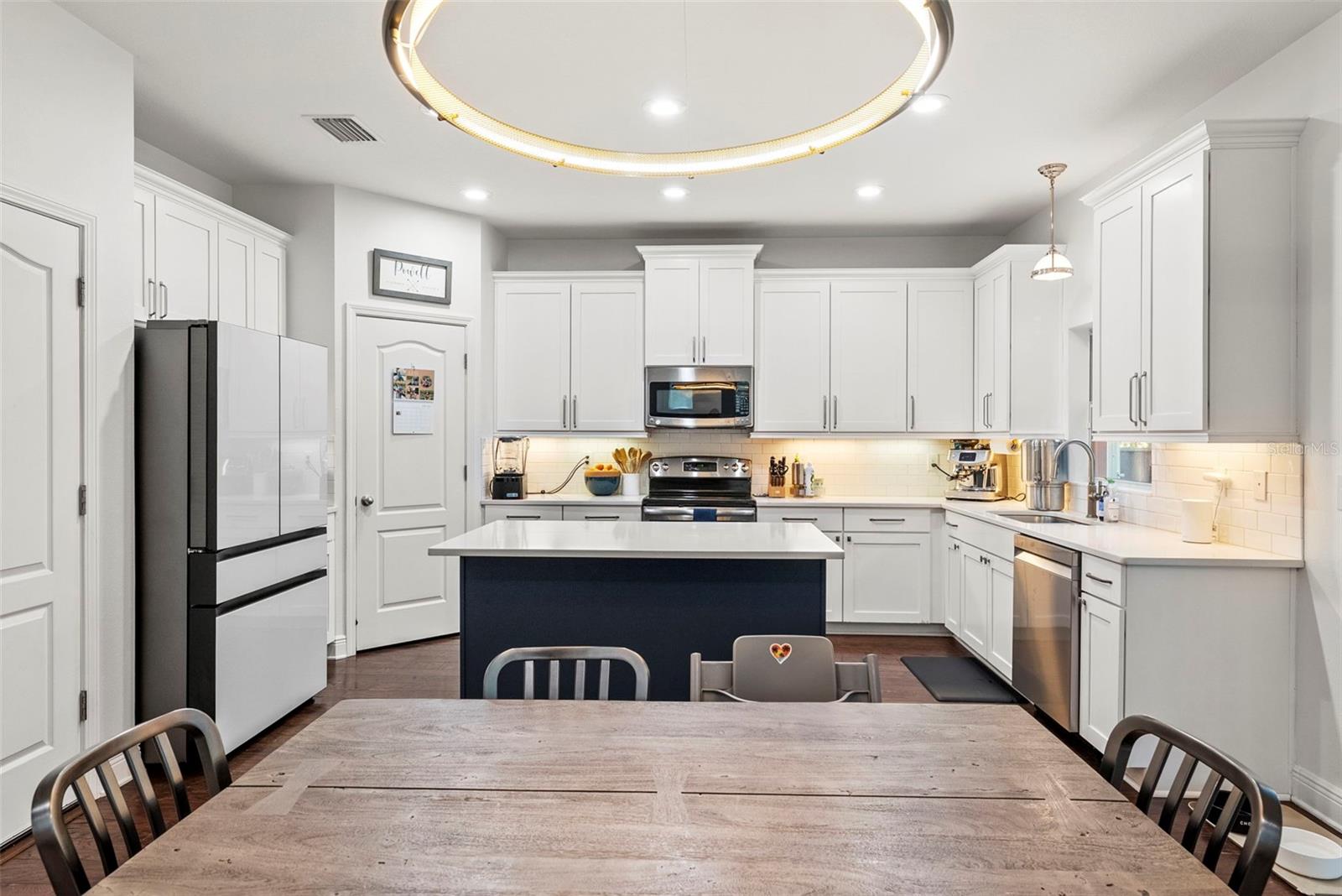 3401 W OAKELLAR AVE, TAMPA, FL, 33611