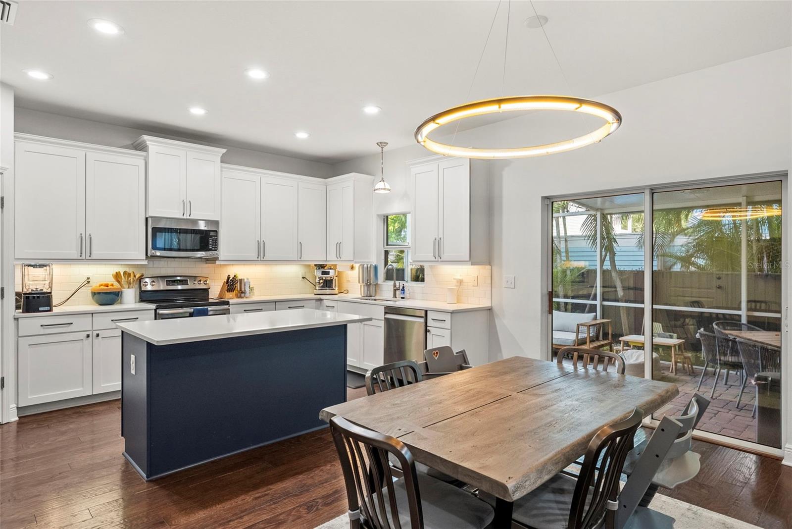 3401 W OAKELLAR AVE, TAMPA, FL, 33611