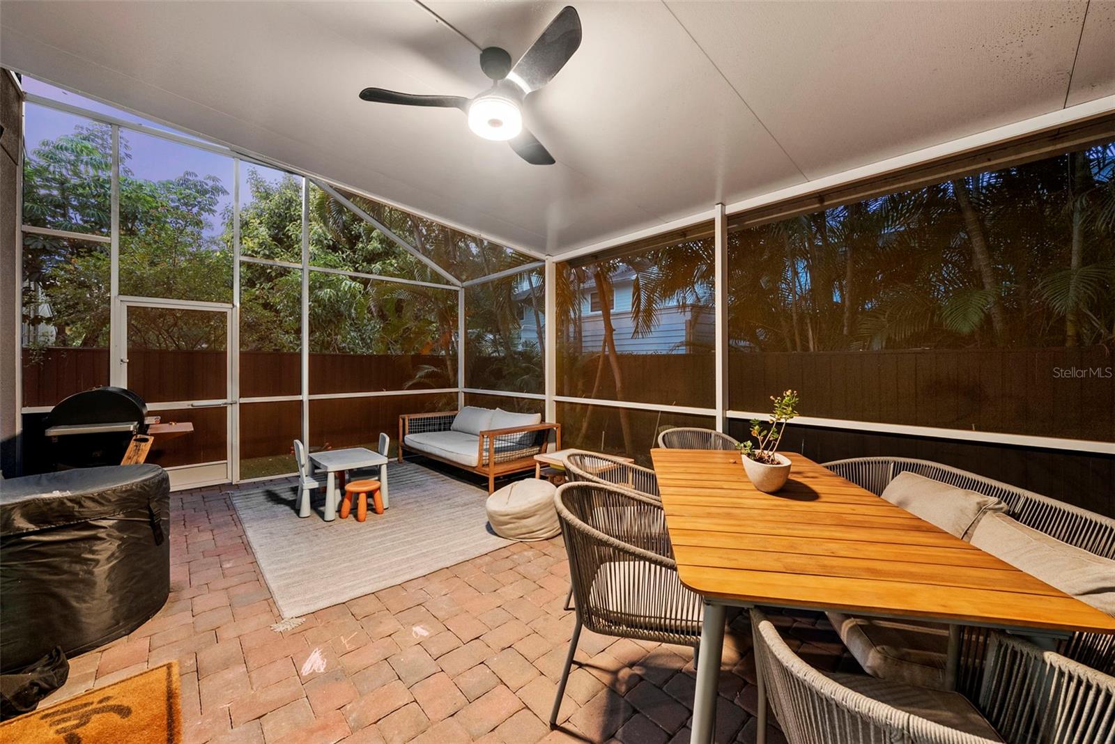 3401 W OAKELLAR AVE, TAMPA, FL, 33611