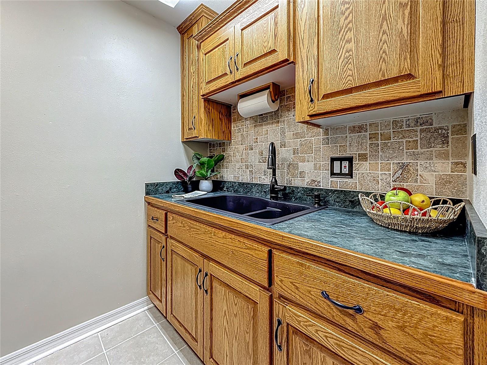 2442 ENTERPRISE RD #6, CLEARWATER, FL, 33763