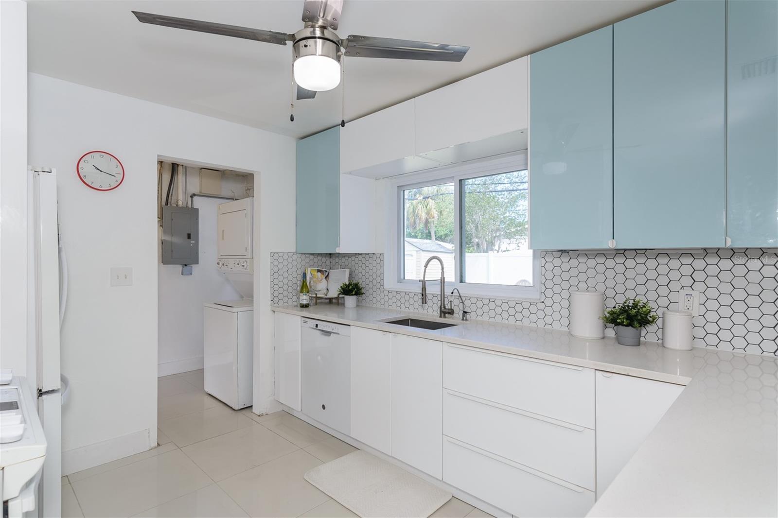 1435 77TH AVE N, ST PETERSBURG, FL, 33702