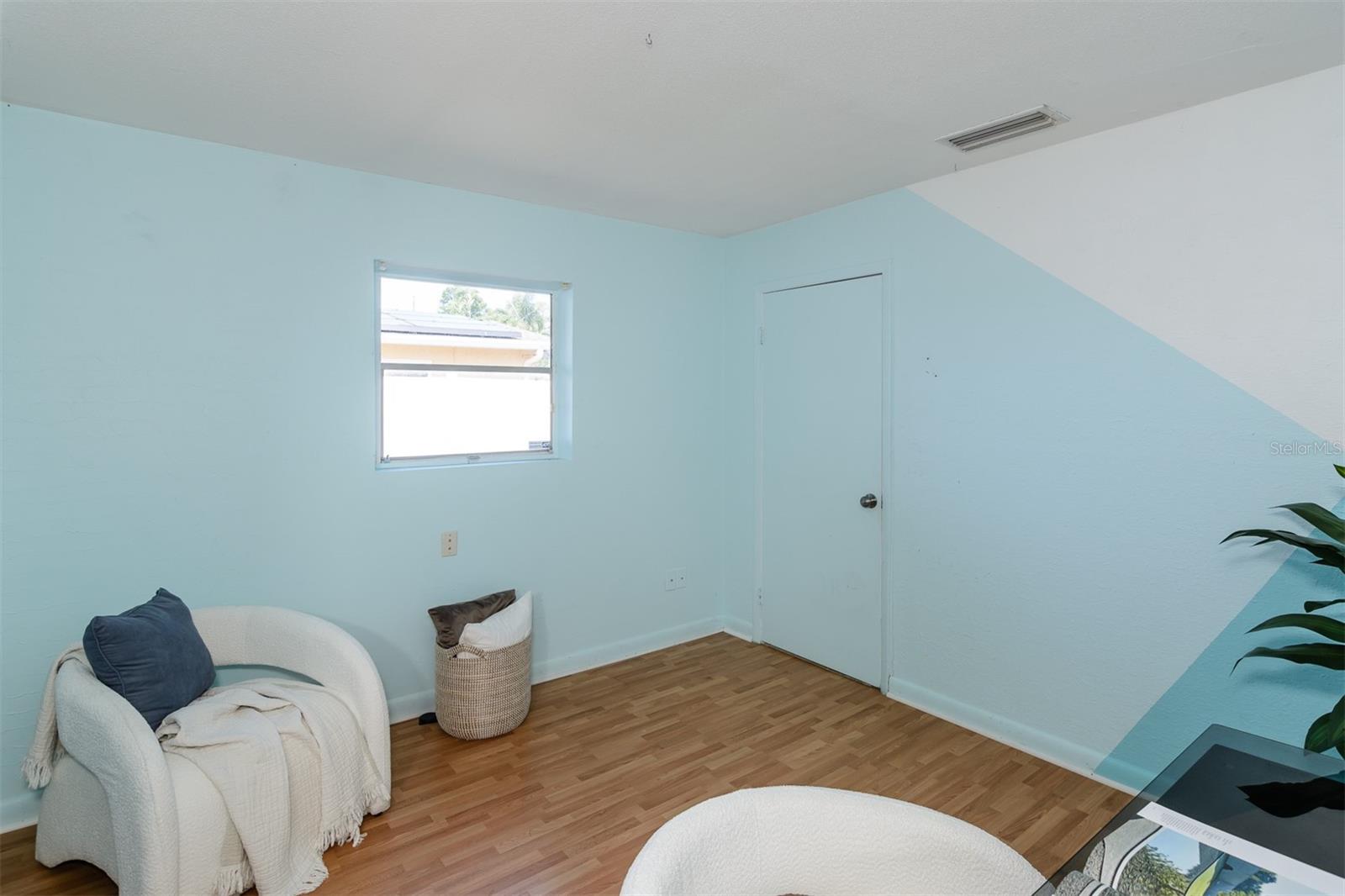 1435 77TH AVE N, ST PETERSBURG, FL, 33702