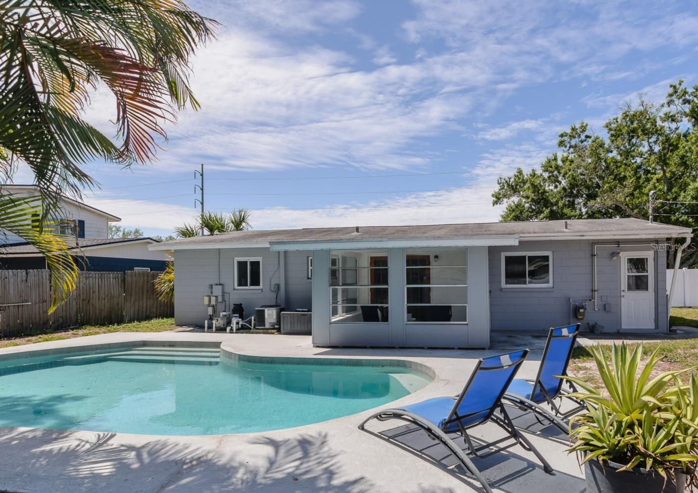 1435 77TH AVE N, ST PETERSBURG, FL, 33702