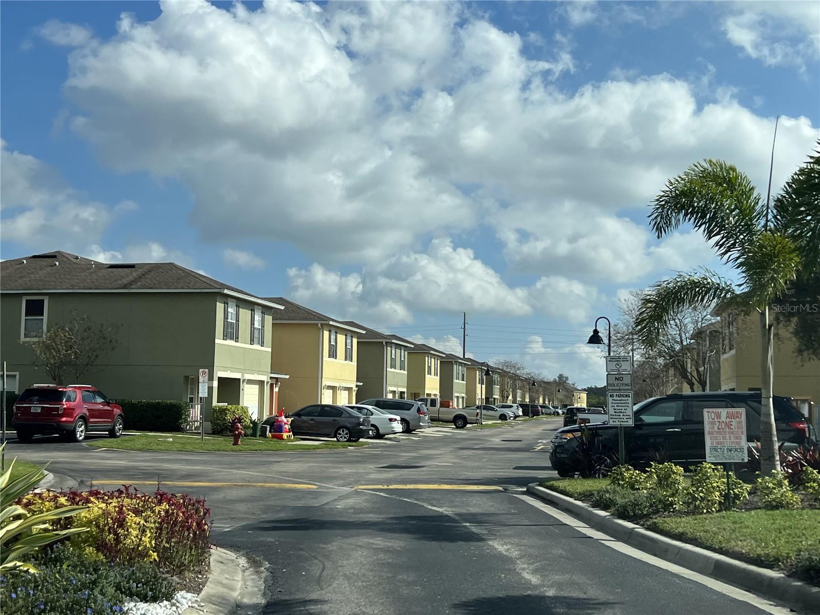 572 CRESTING OAK CIR #19, ORLANDO, FL, 32824