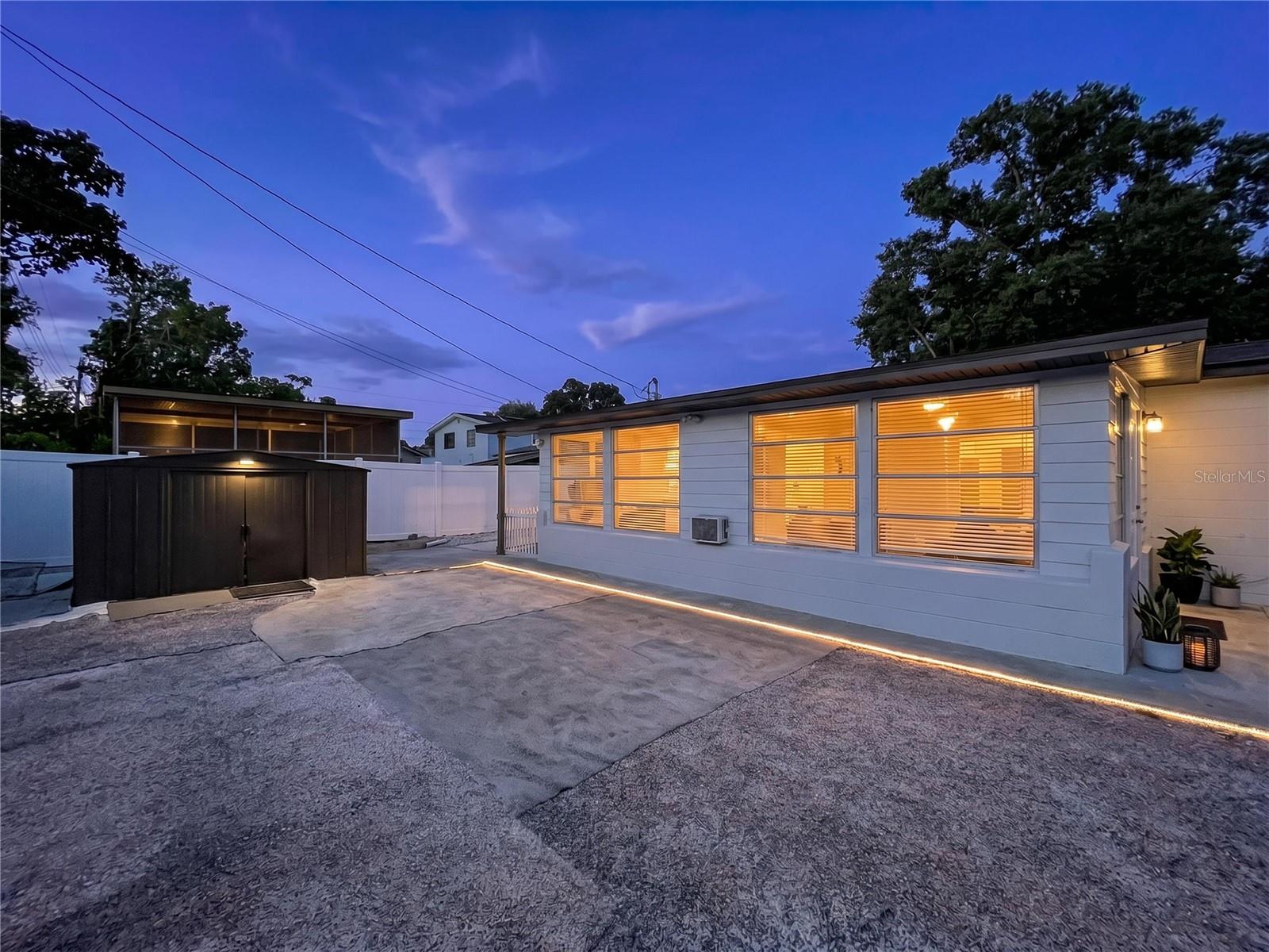 6408 TOWN N COUNTRY BLVD, TAMPA, FL, 33615