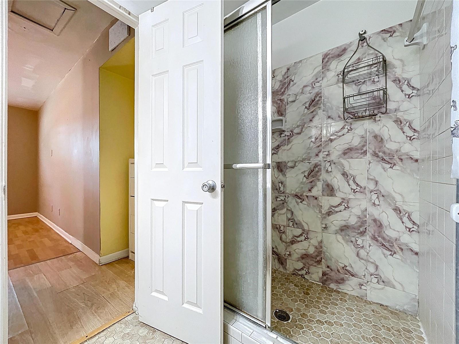 6408 TOWN N COUNTRY BLVD, TAMPA, FL, 33615