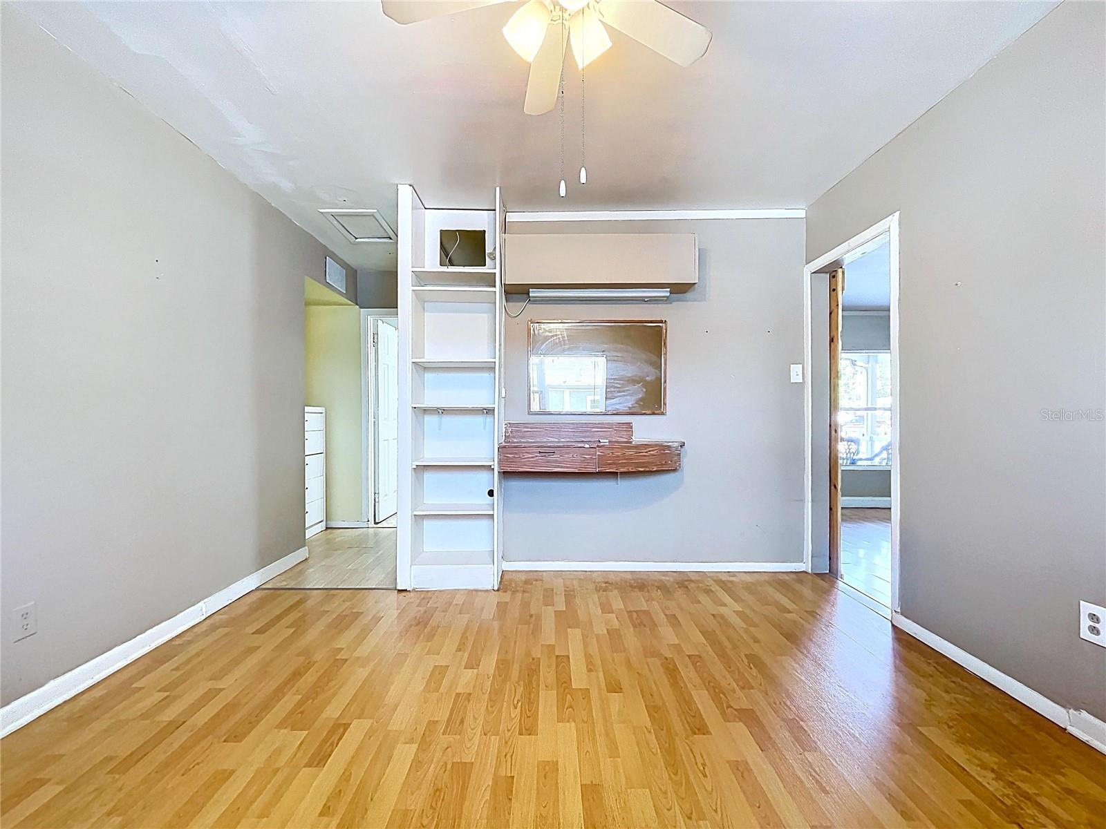 6408 TOWN N COUNTRY BLVD, TAMPA, FL, 33615