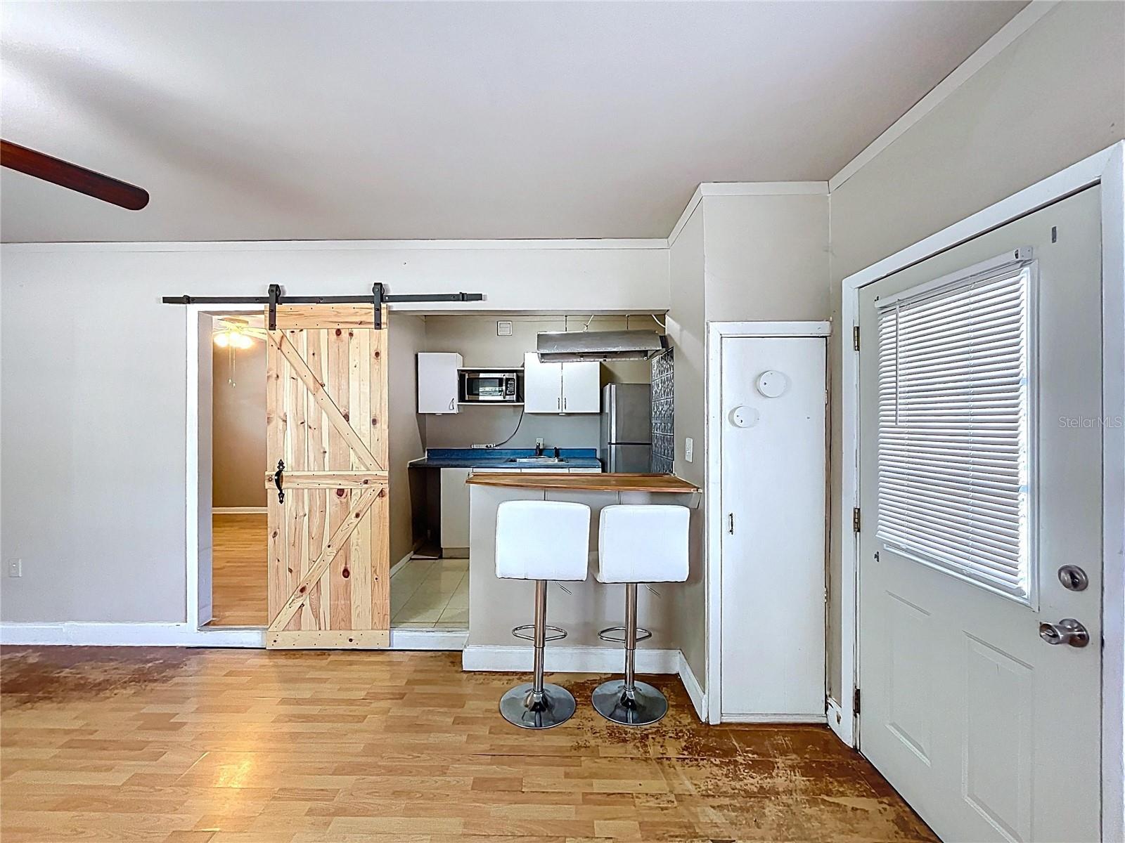 6408 TOWN N COUNTRY BLVD, TAMPA, FL, 33615