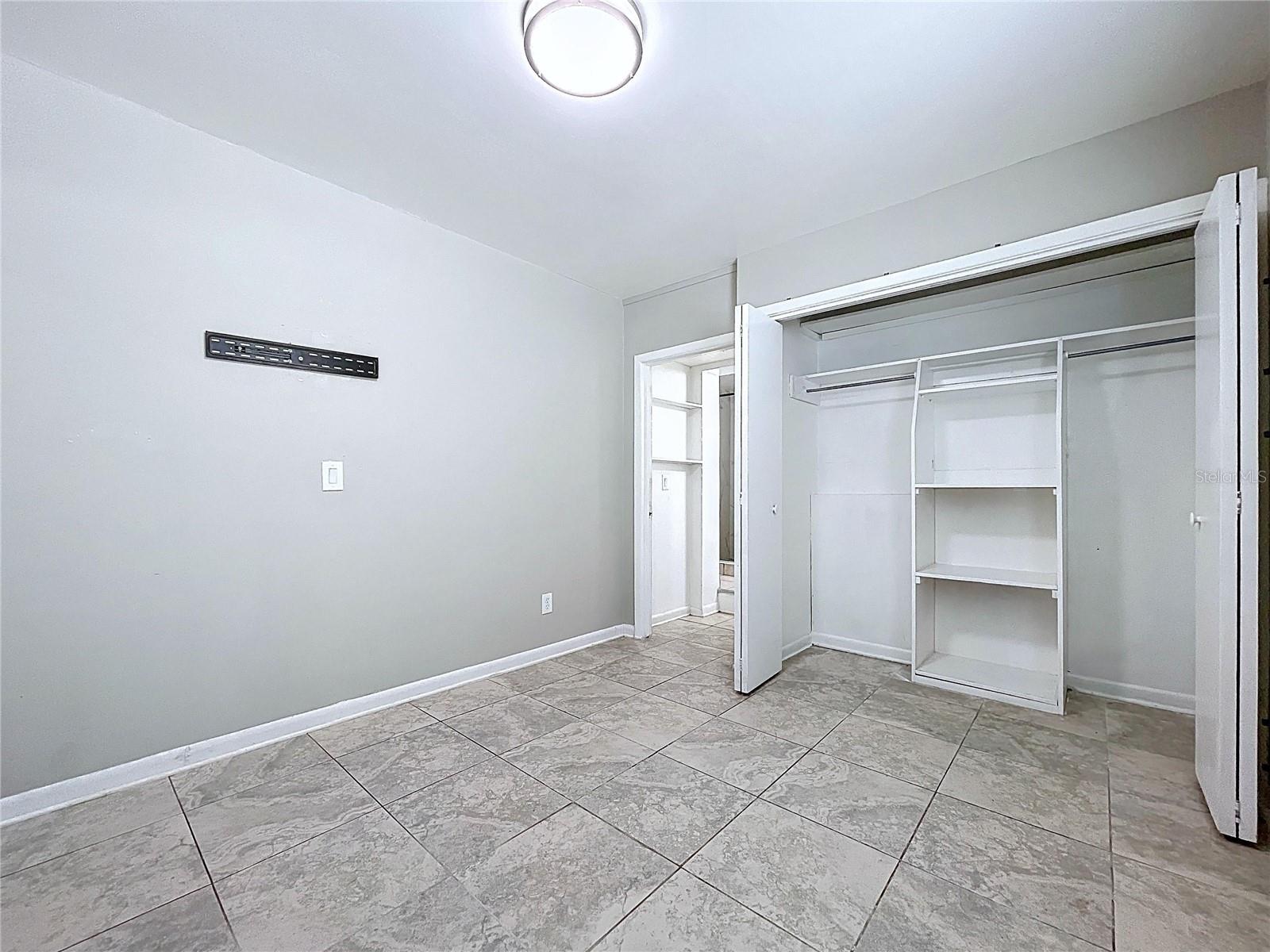 6408 TOWN N COUNTRY BLVD, TAMPA, FL, 33615