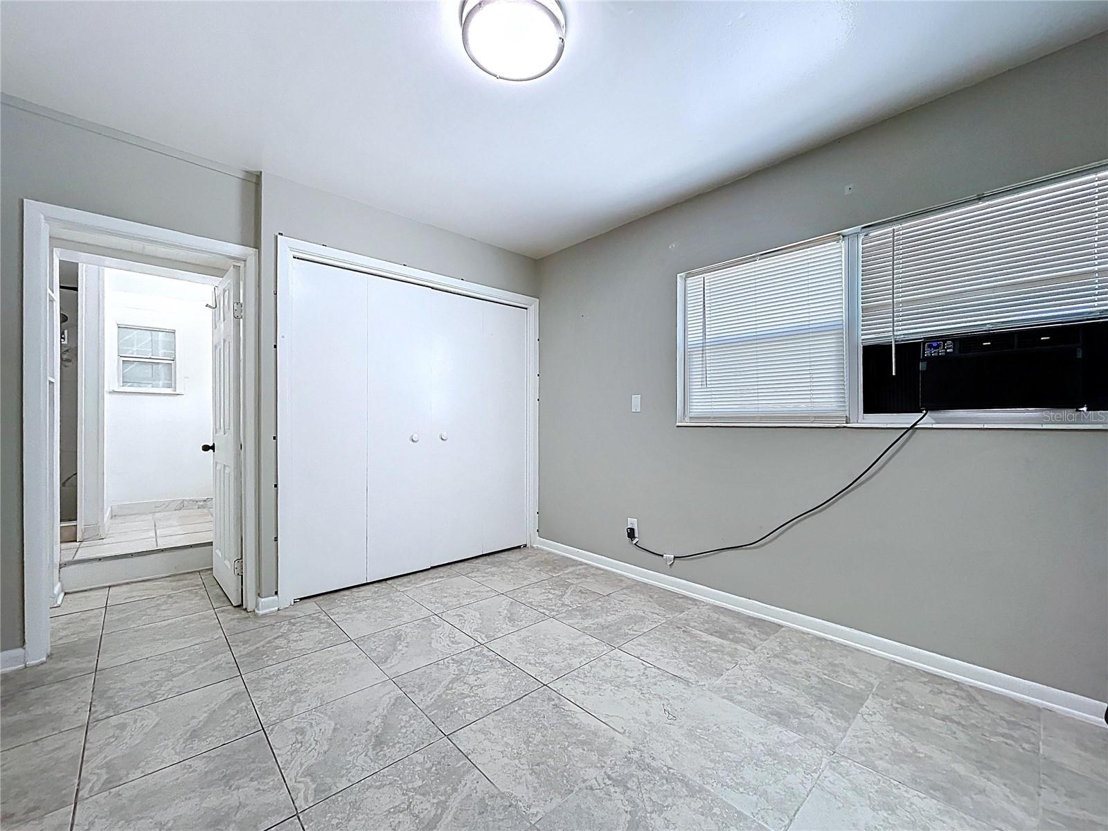 6408 TOWN N COUNTRY BLVD, TAMPA, FL, 33615