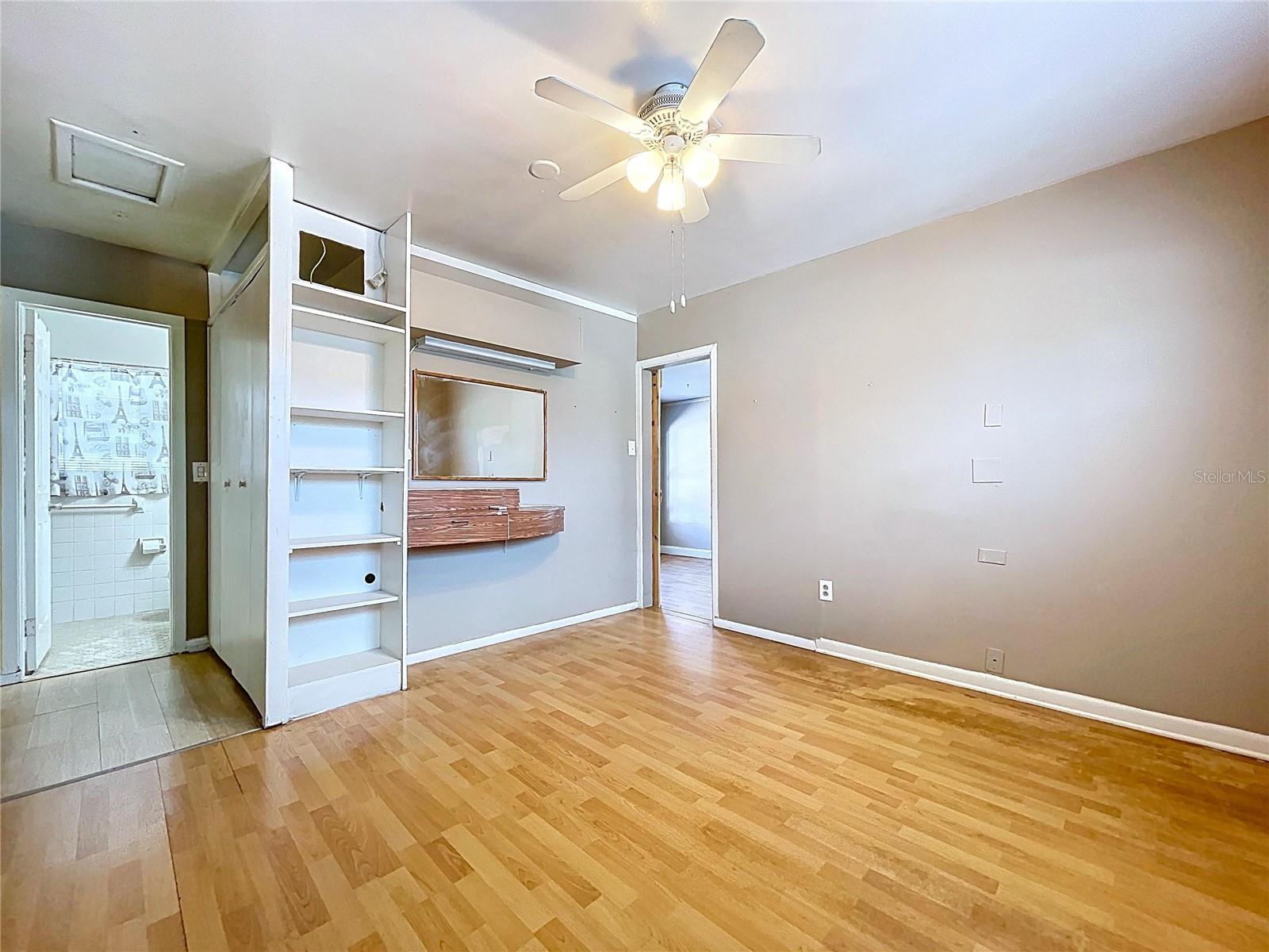 6408 TOWN N COUNTRY BLVD, TAMPA, FL, 33615