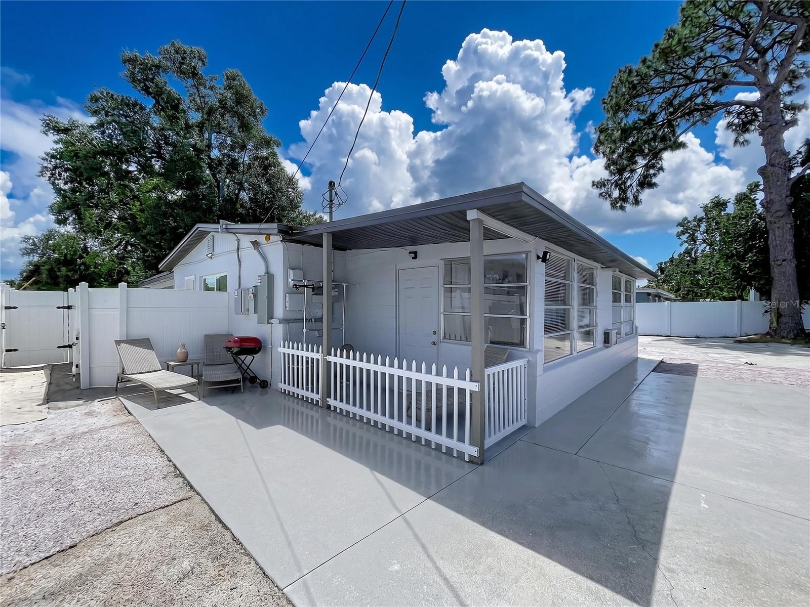 6408 TOWN N COUNTRY BLVD, TAMPA, FL, 33615