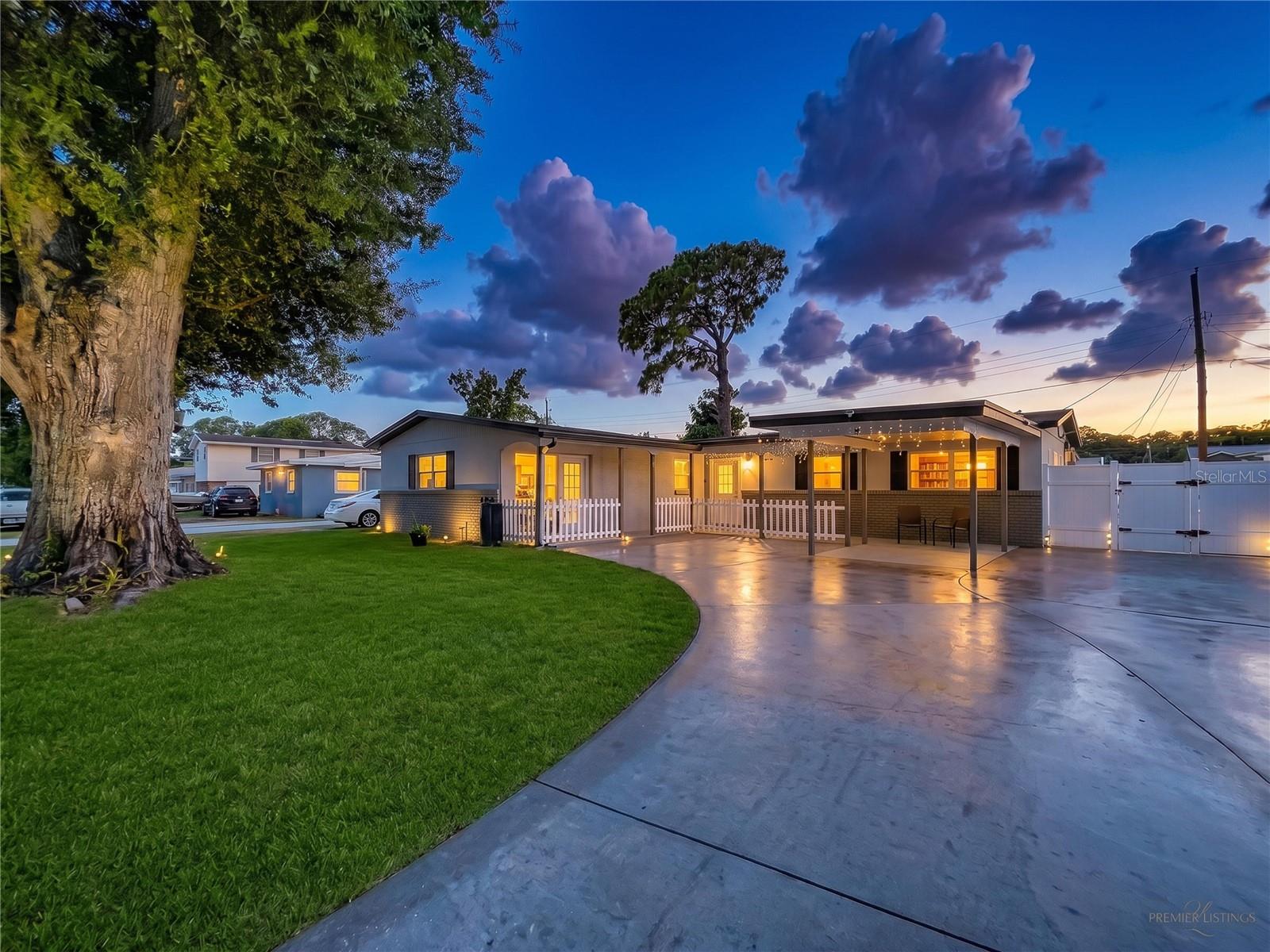 6408 TOWN N COUNTRY BLVD, TAMPA, FL, 33615