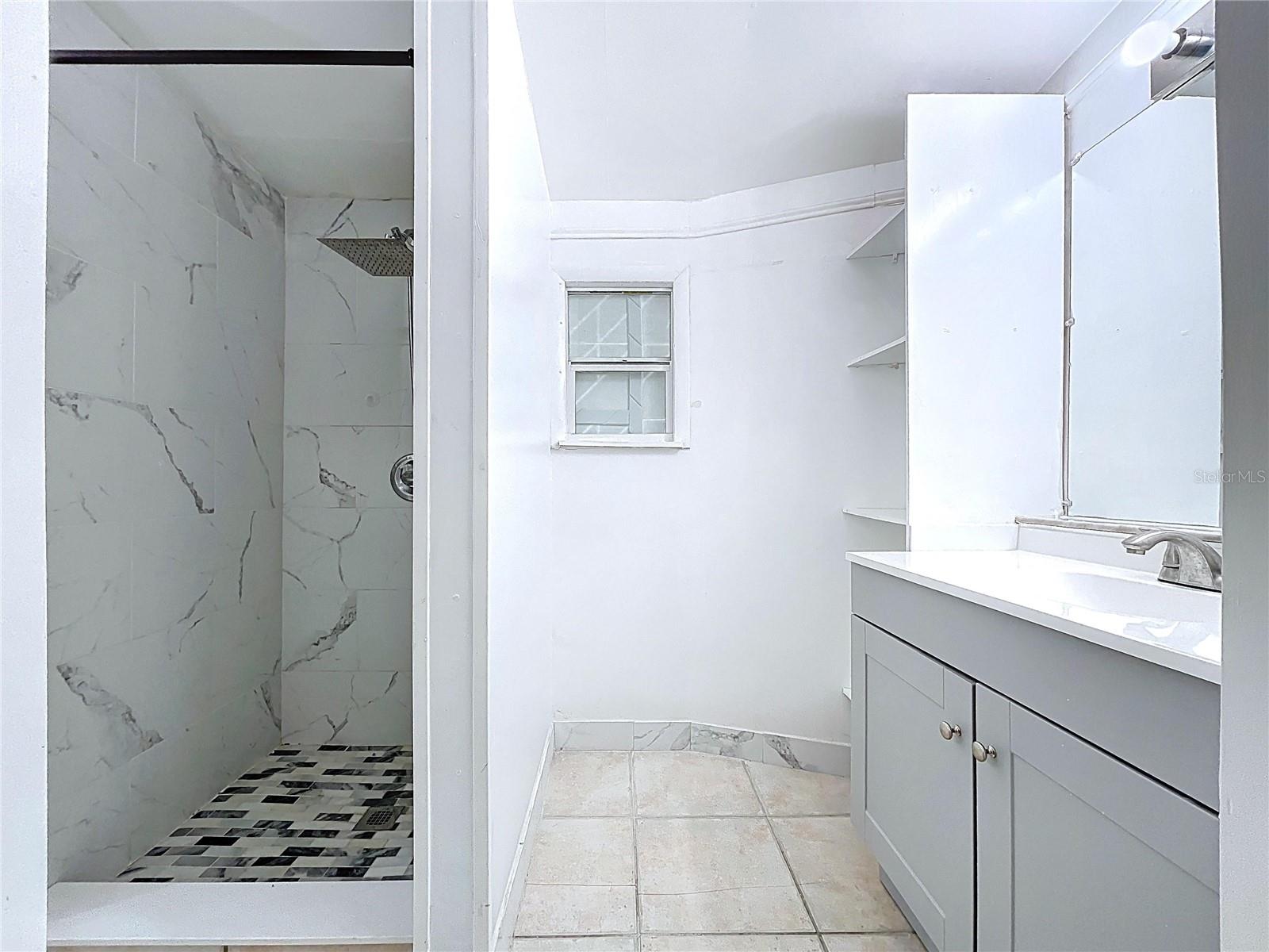 6408 TOWN N COUNTRY BLVD, TAMPA, FL, 33615