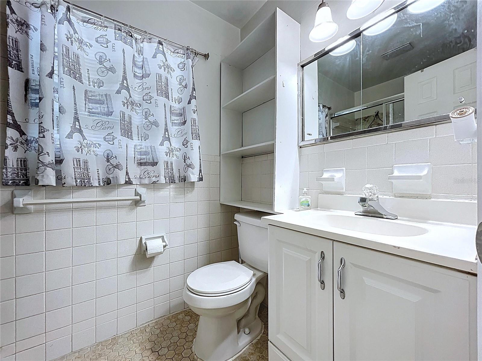 6408 TOWN N COUNTRY BLVD, TAMPA, FL, 33615