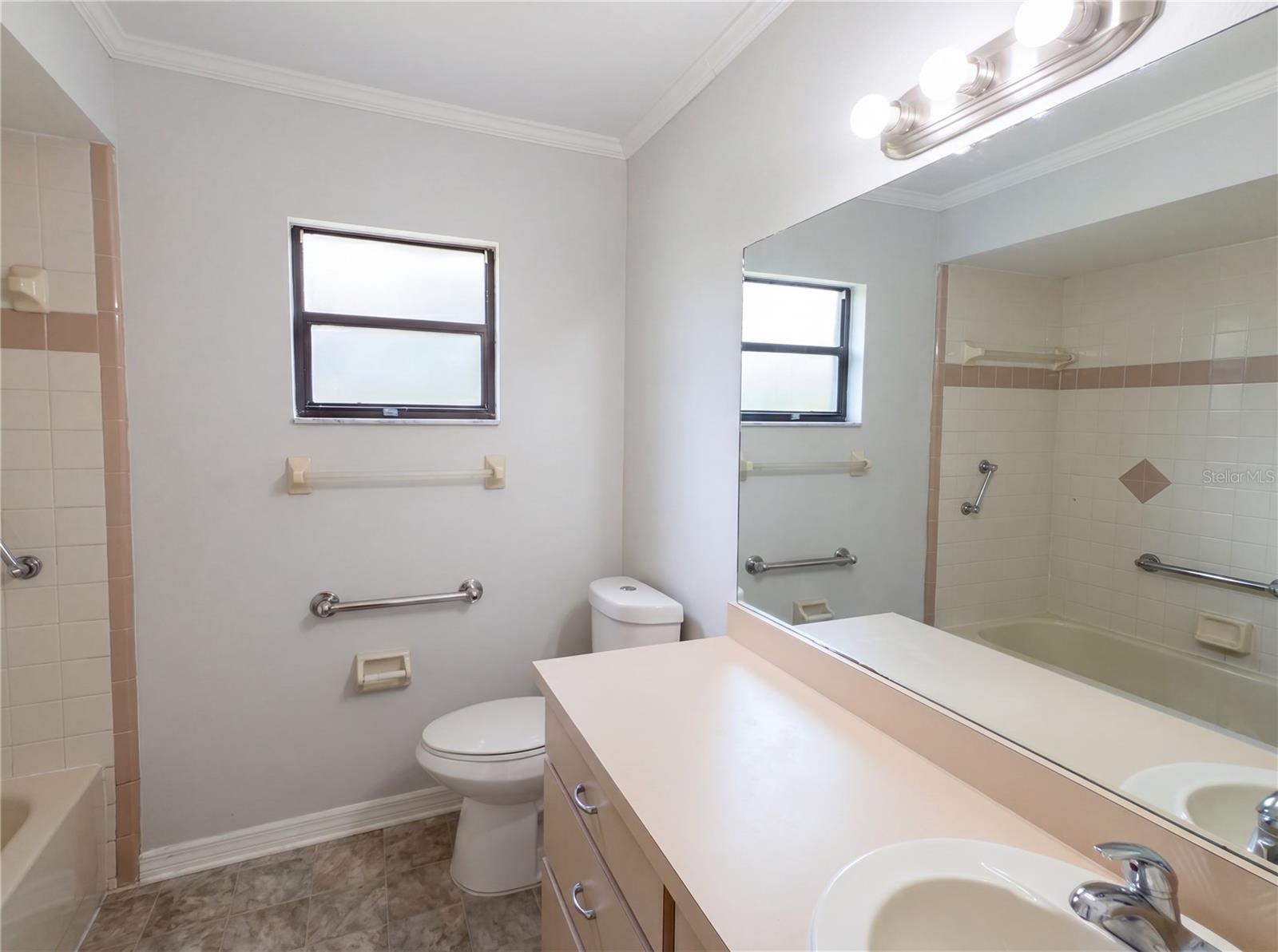 199 E CREST AVE, WINTER GARDEN, FL, 34787