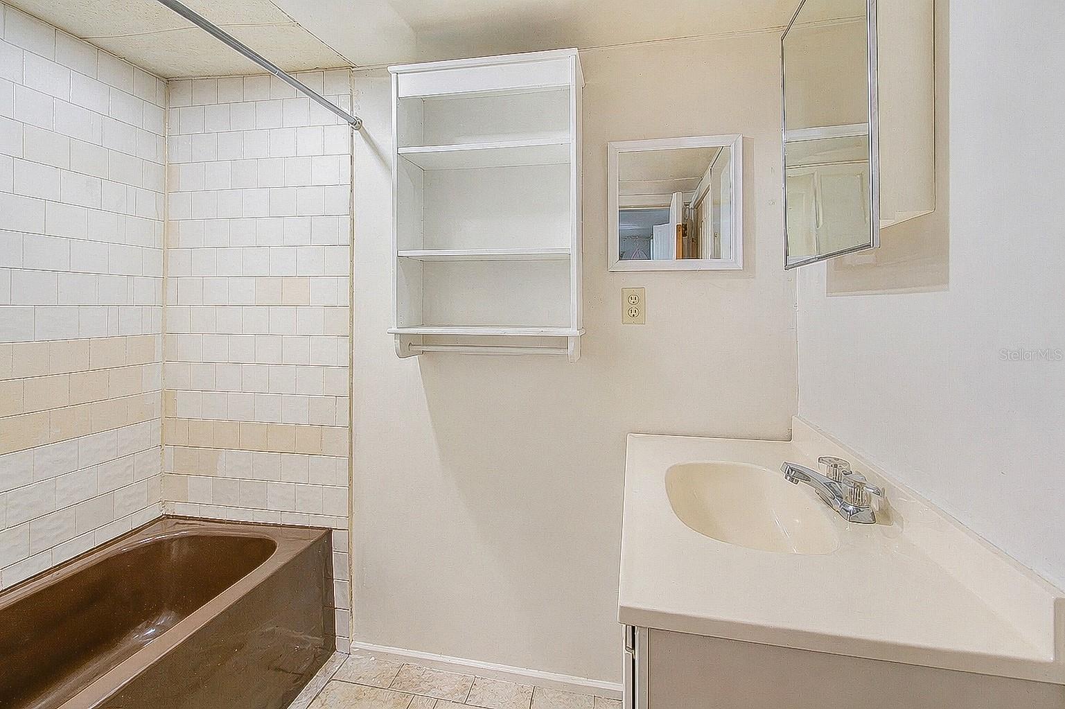 402 E MAIN ST, DUNDEE, FL, 33838