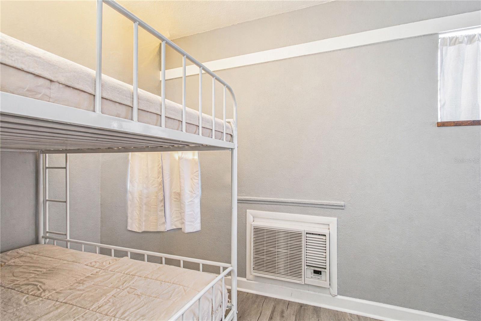 402 E MAIN ST, DUNDEE, FL, 33838