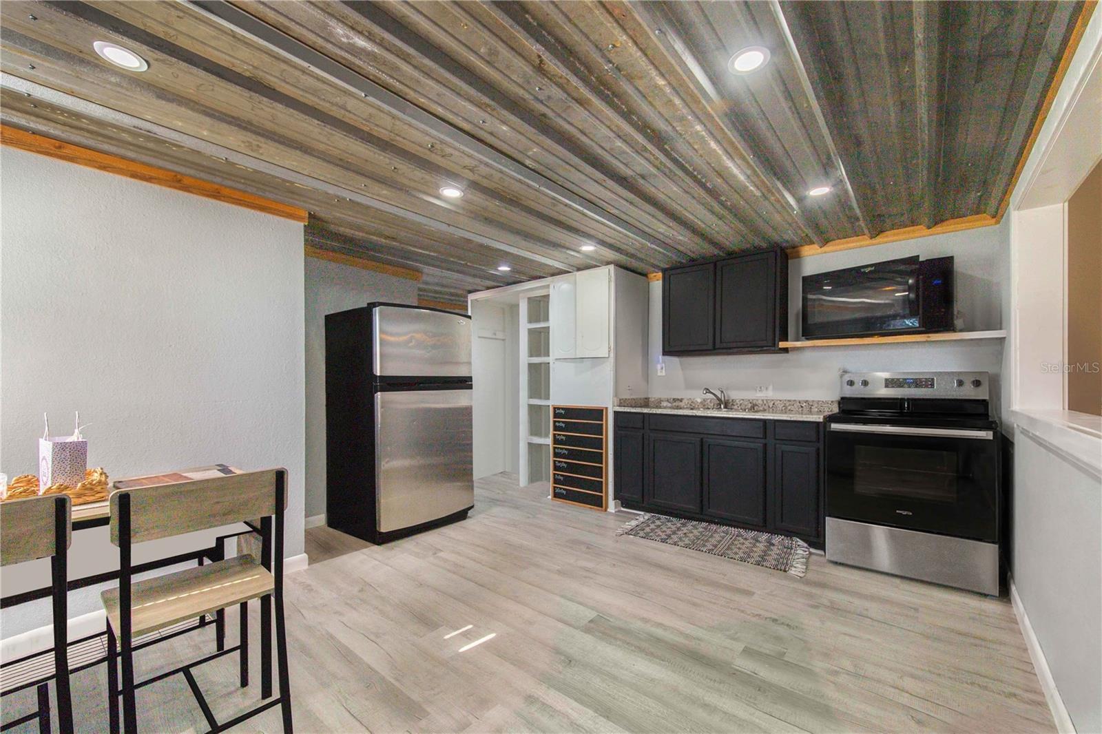 402 E MAIN ST, DUNDEE, FL, 33838