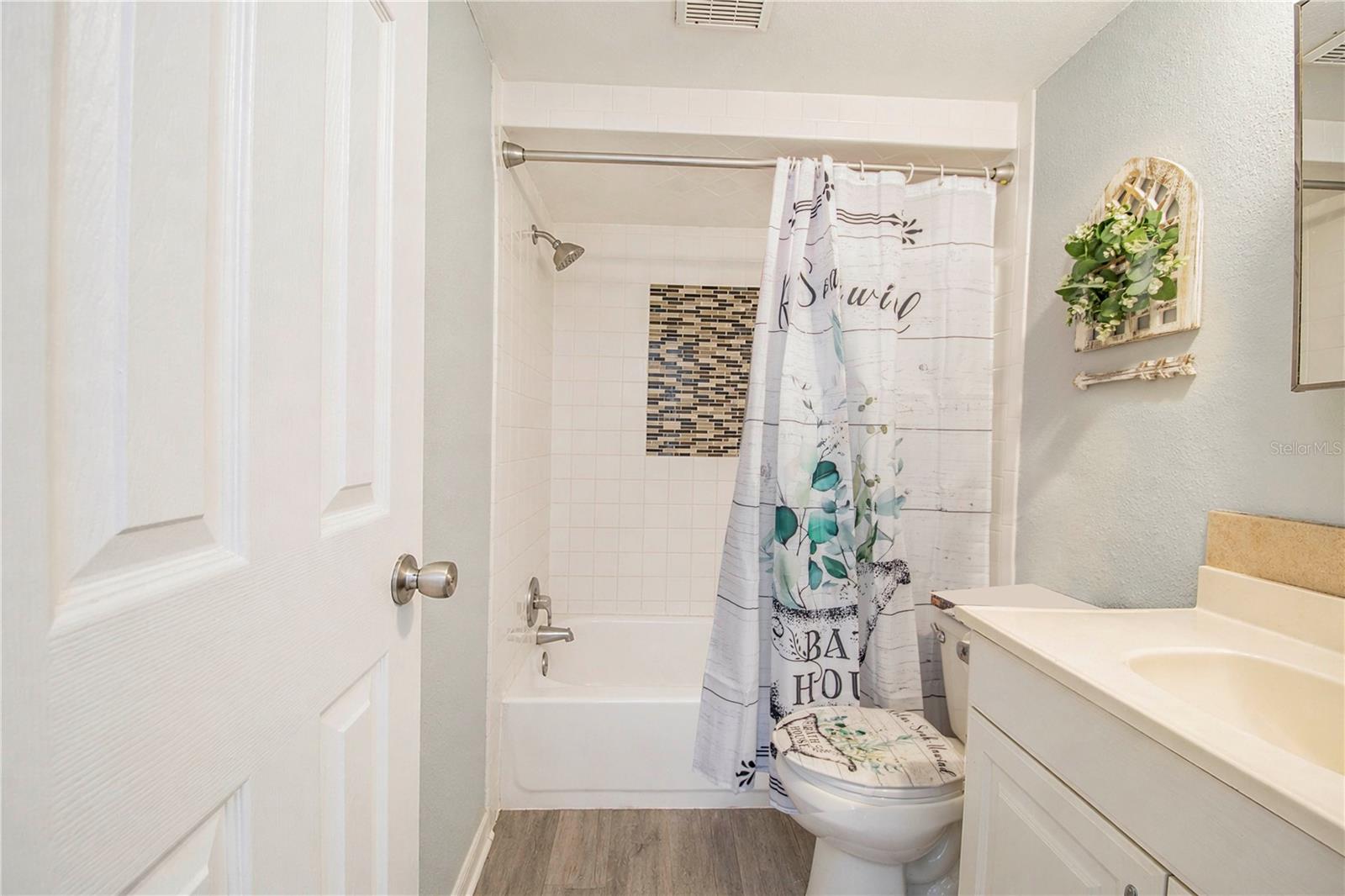 402 E MAIN ST, DUNDEE, FL, 33838