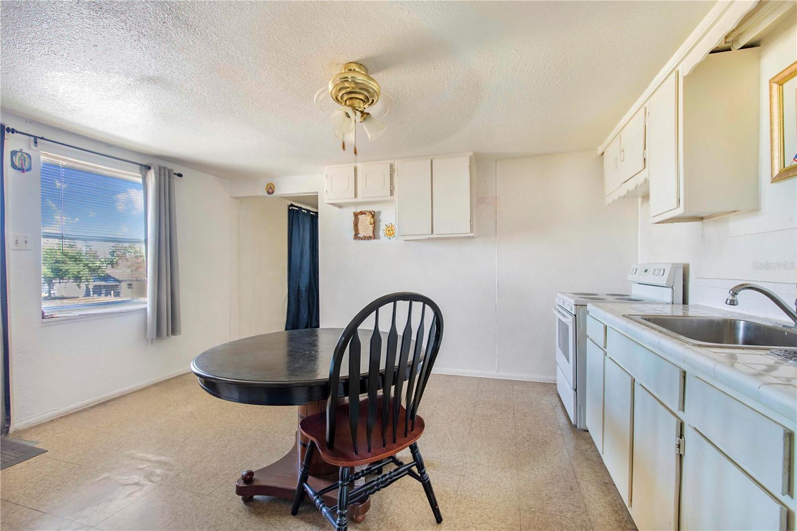 402 E MAIN ST, DUNDEE, FL, 33838