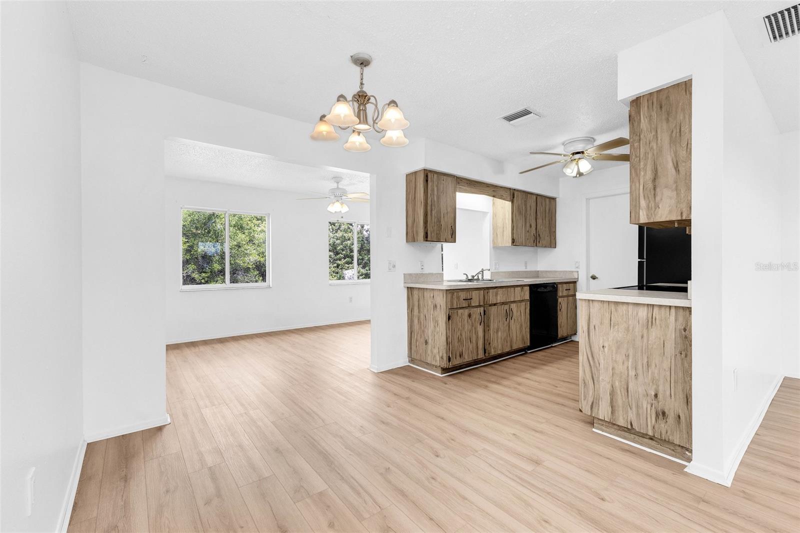 1140 VICTORIA AVE, PORT CHARLOTTE, FL, 33948