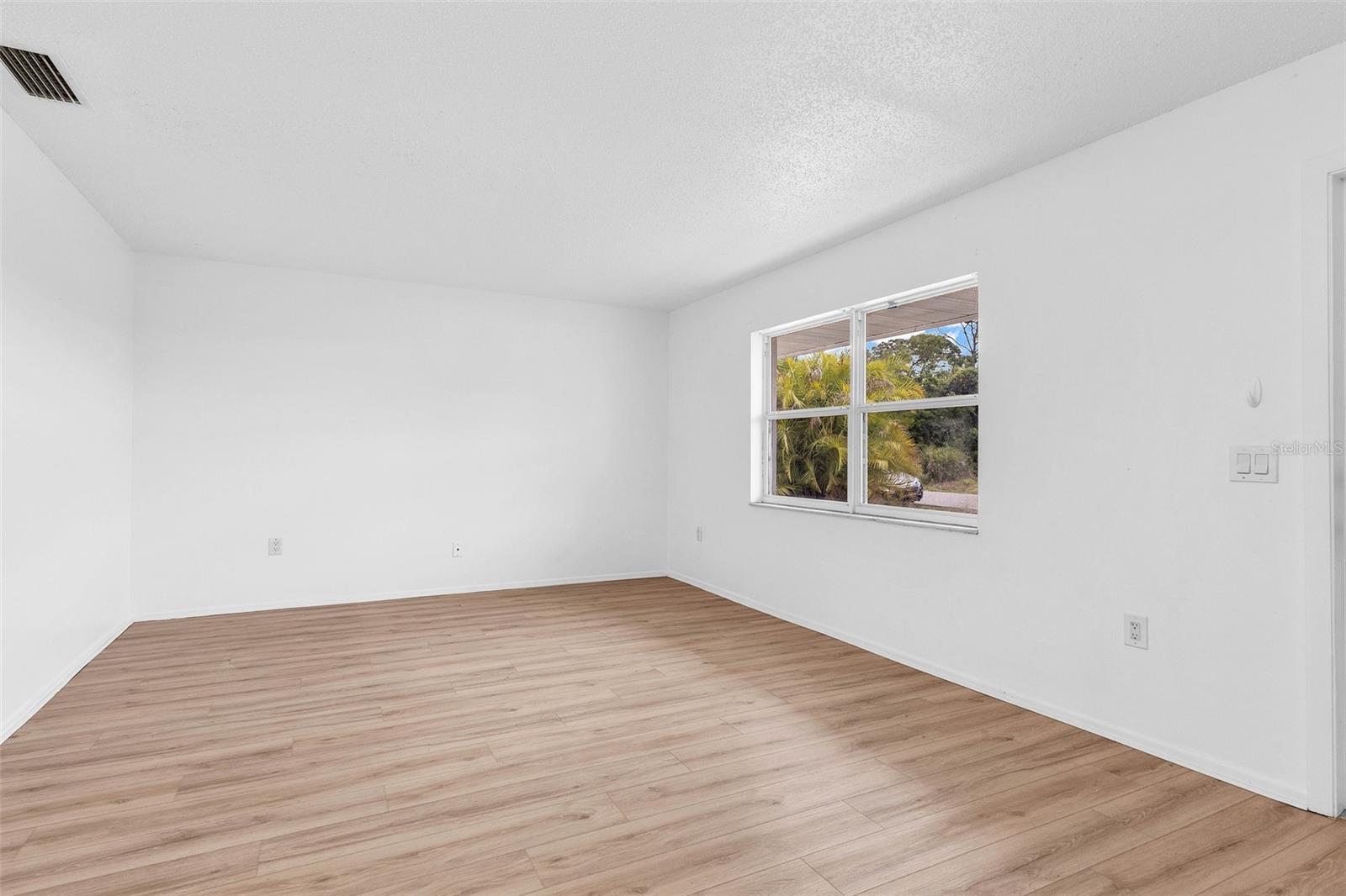 1140 VICTORIA AVE, PORT CHARLOTTE, FL, 33948