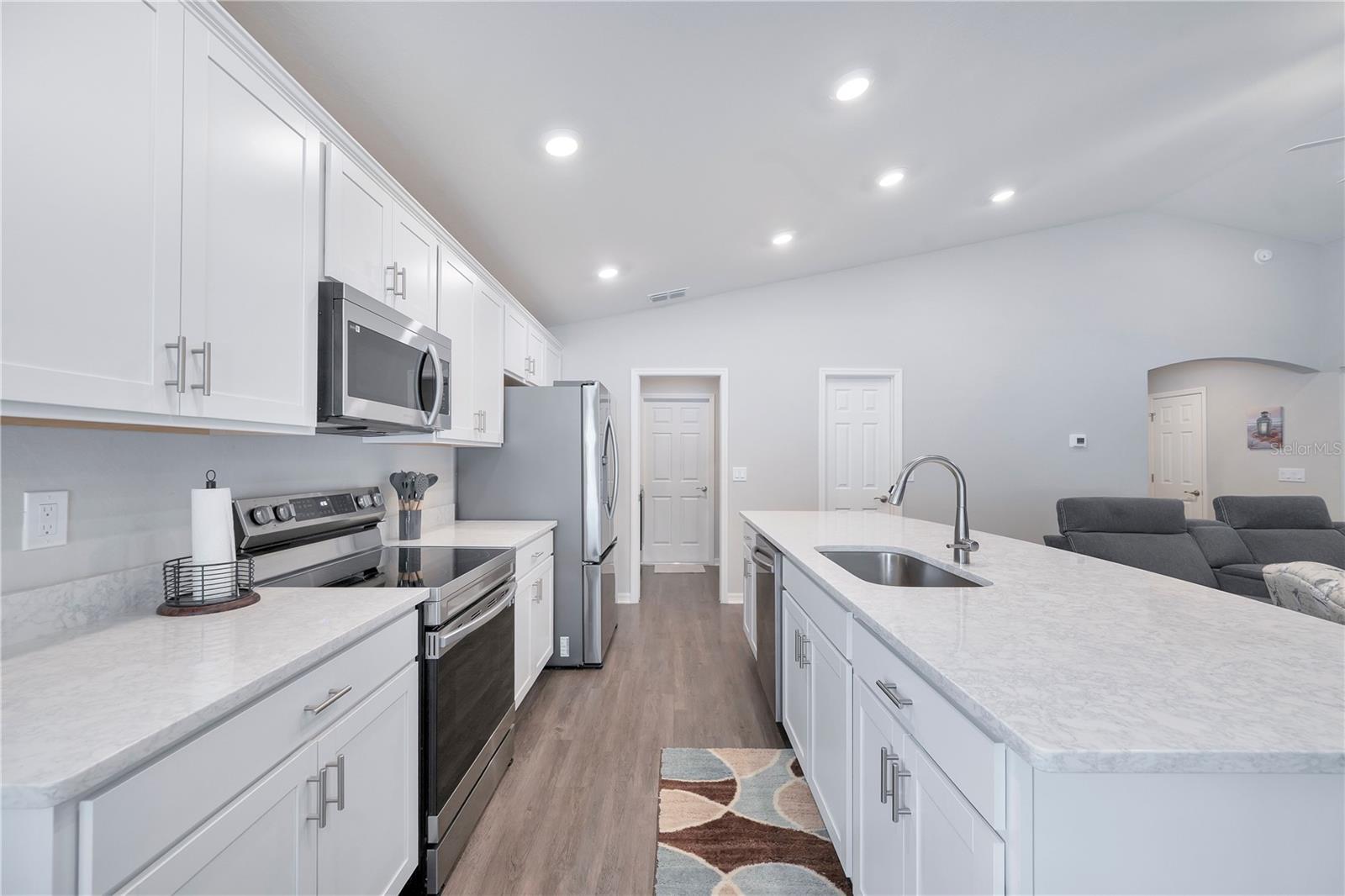 2096 GOLDEN BEAK DR, EAGLE LAKE, FL, 33839