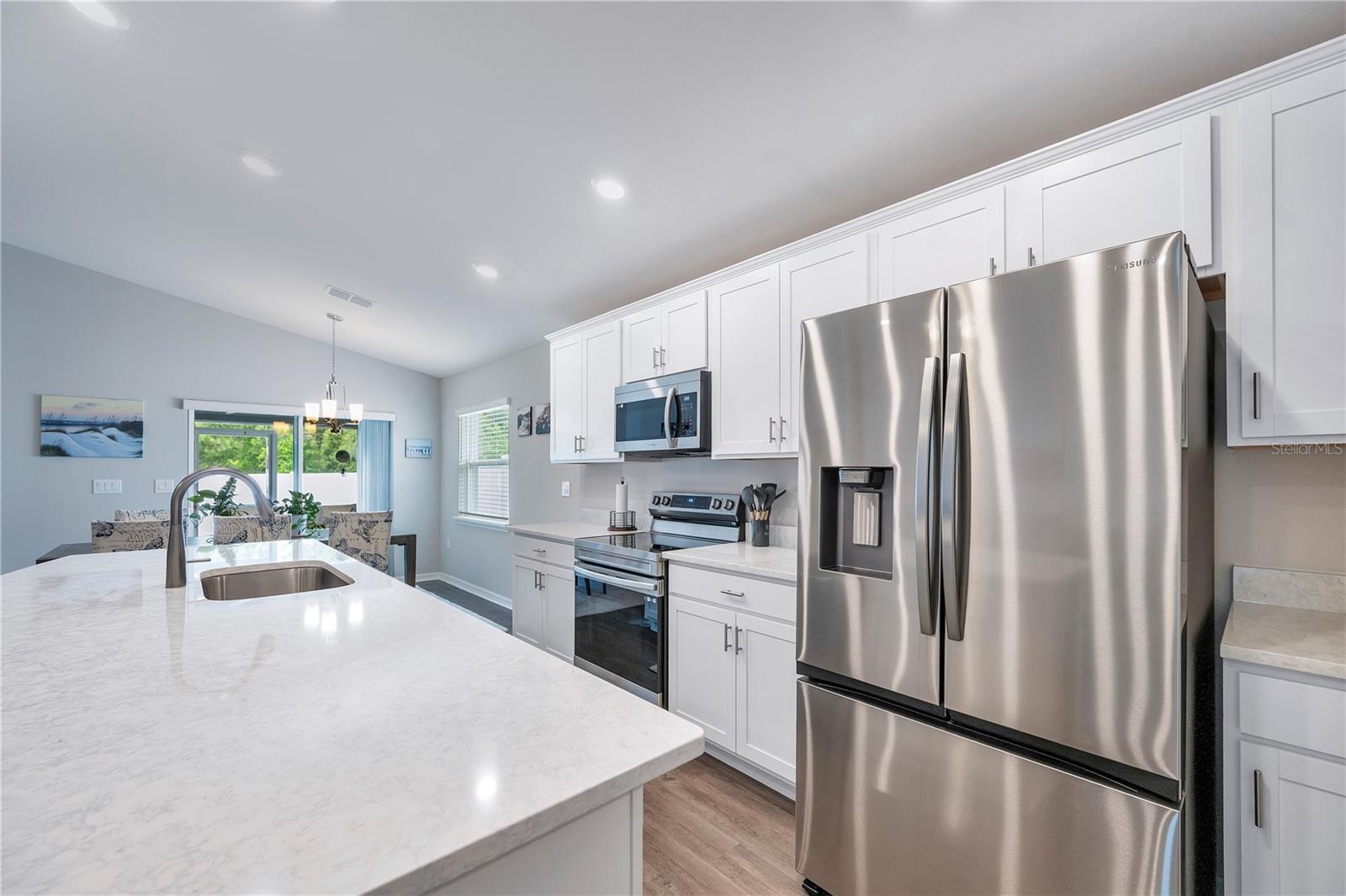 2096 GOLDEN BEAK DR, EAGLE LAKE, FL, 33839