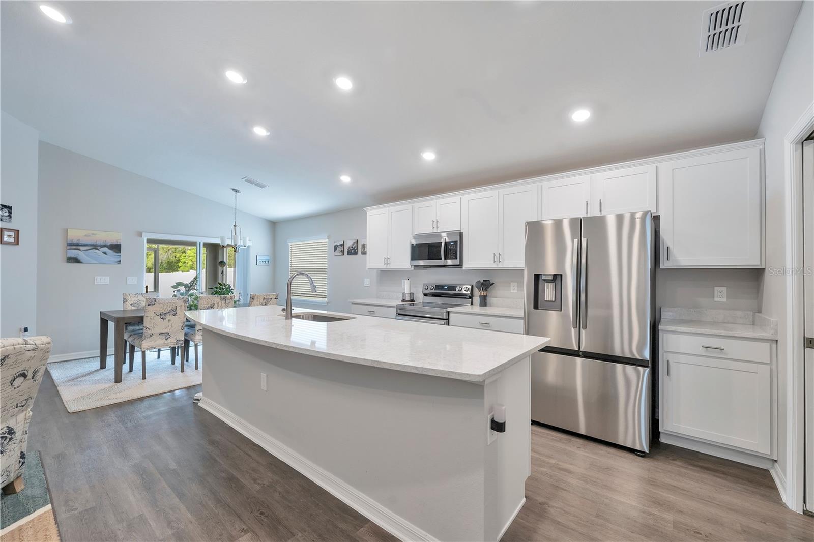 2096 GOLDEN BEAK DR, EAGLE LAKE, FL, 33839