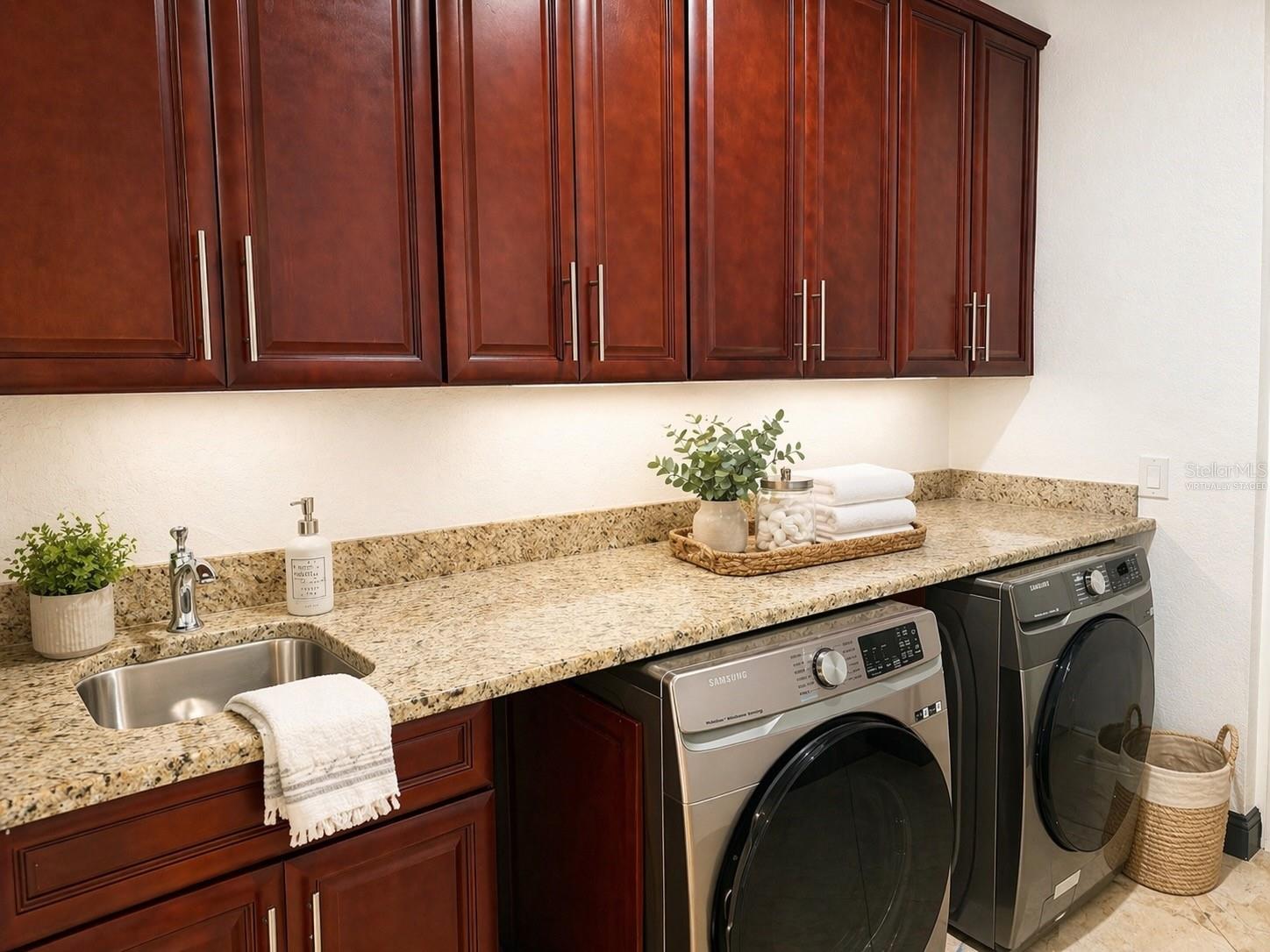 5550 64TH AVE N, PINELLAS PARK, FL, 33781