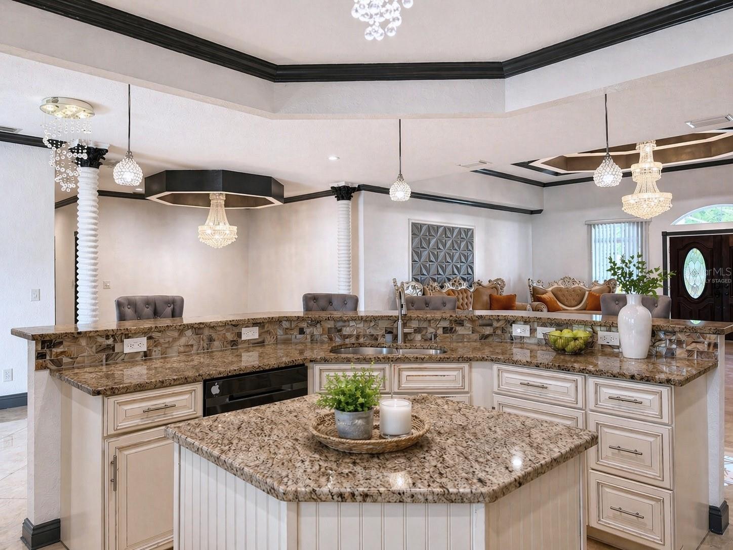 5550 64TH AVE N, PINELLAS PARK, FL, 33781