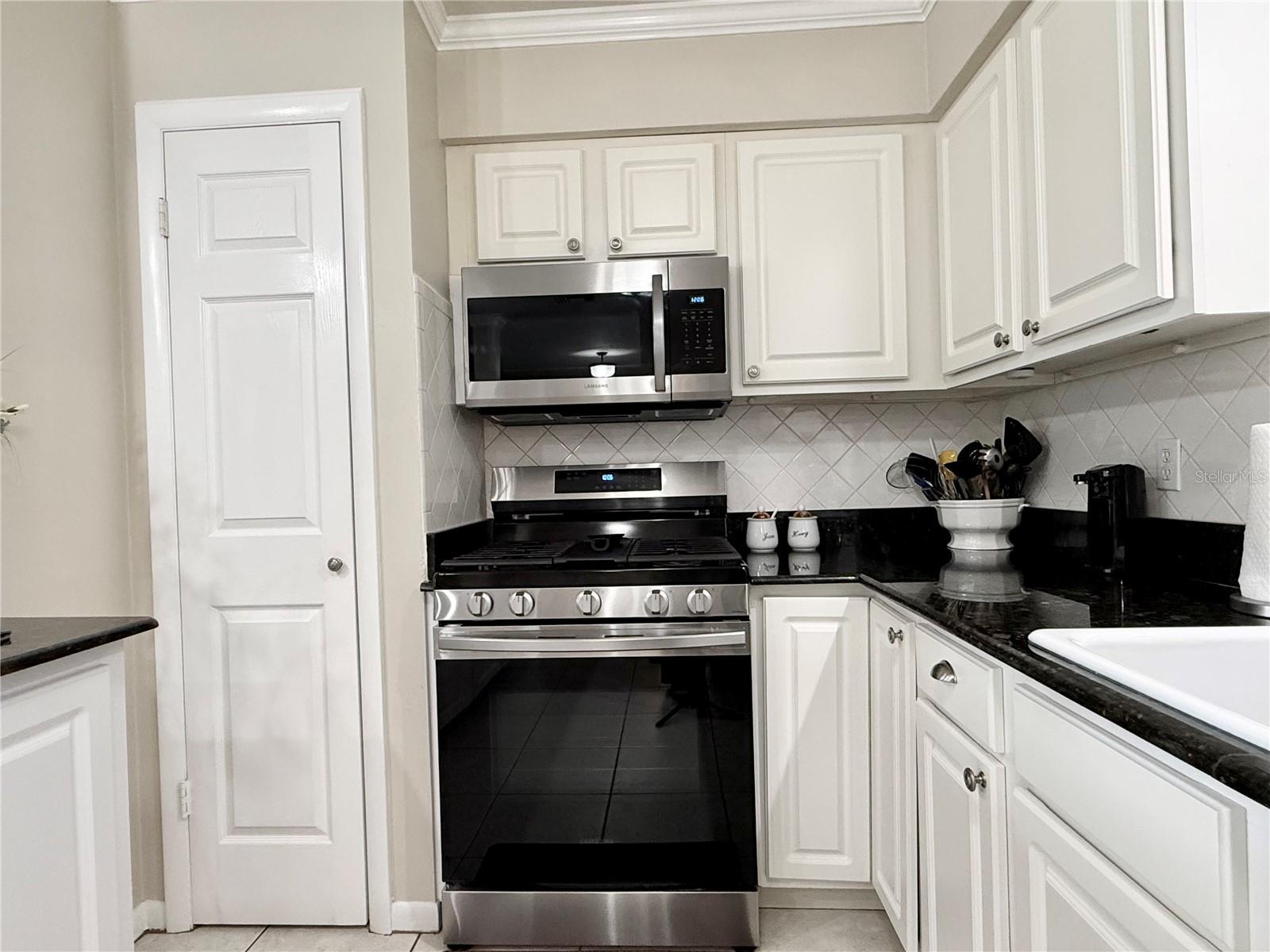 77 W LAKE DAMON DR, AVON PARK, FL, 33825